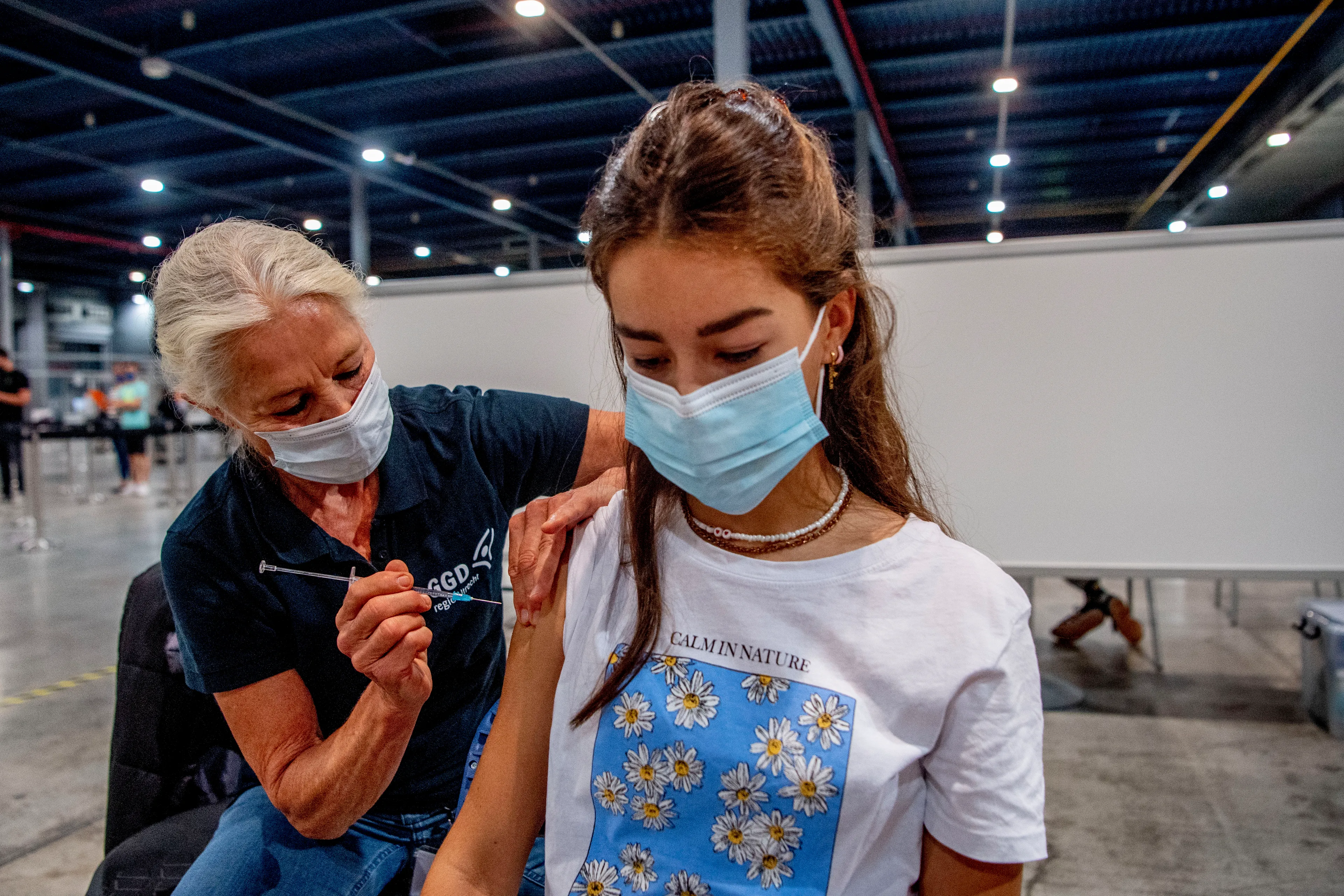 Gezondheidsraad publiceert advies over boosterprik voor tieners