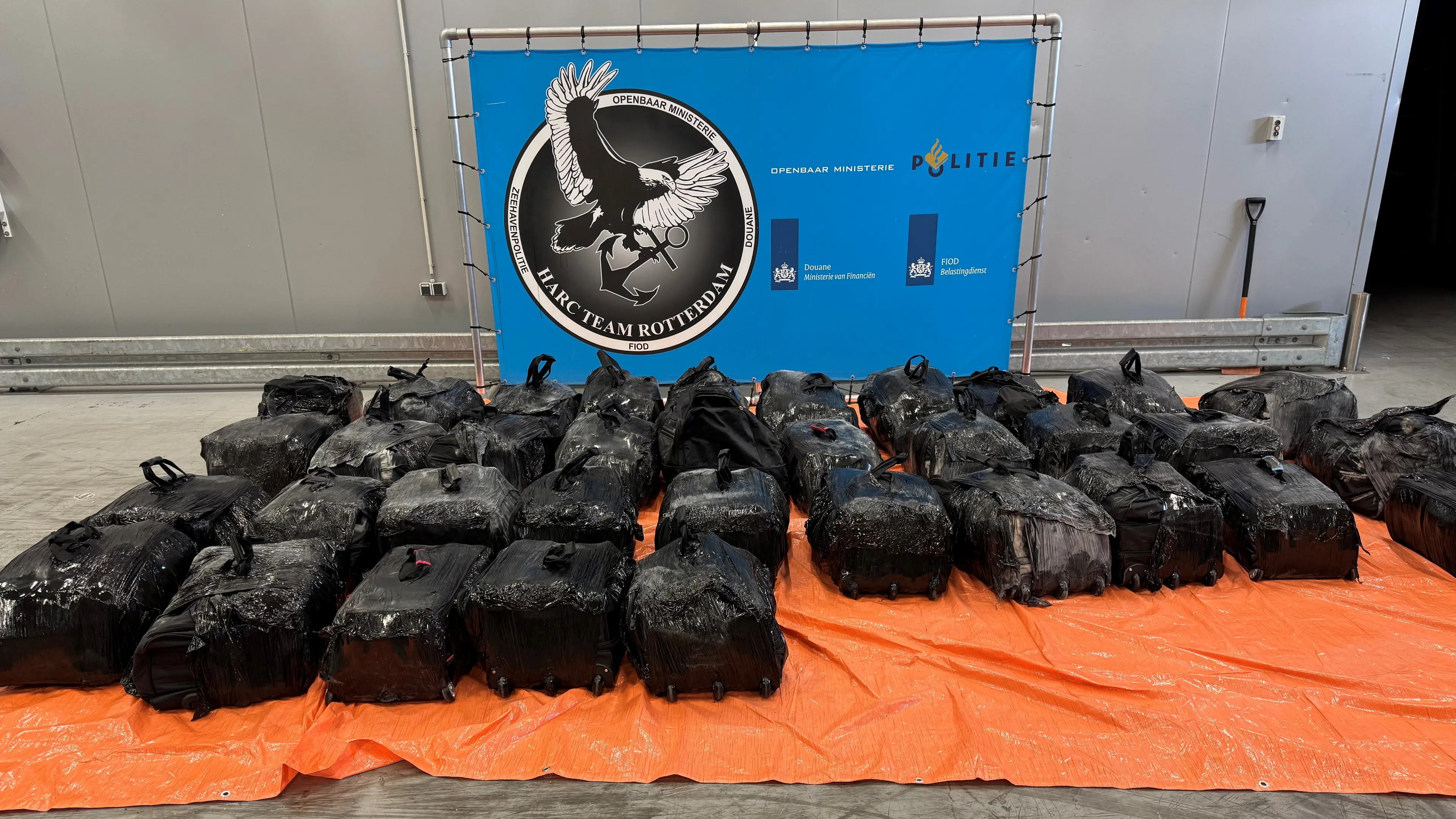 Douane vindt ruim 1400 kilo cocaïne in Rotterdamse haven