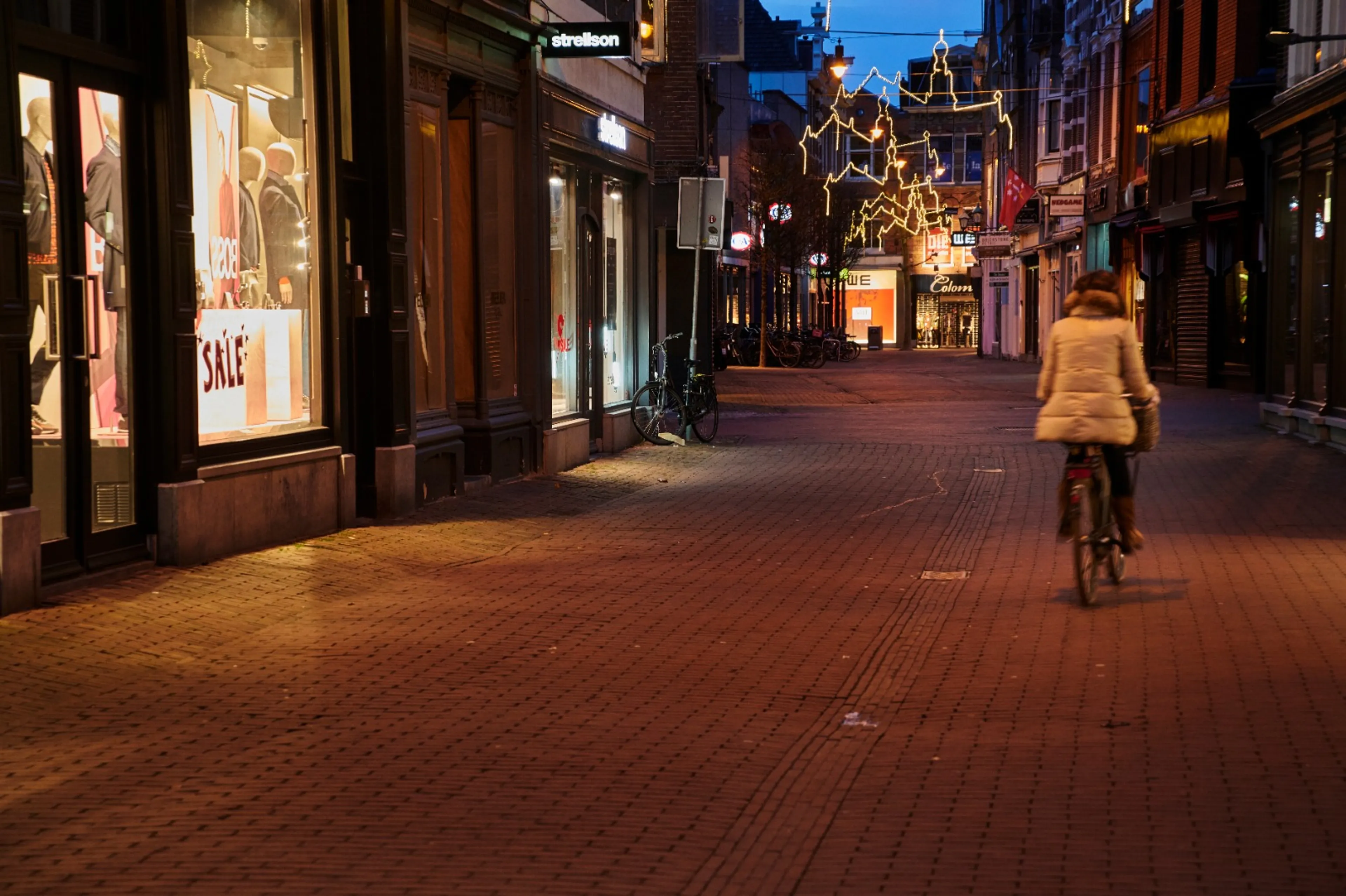 Dit moet je regelen als je toch naar buiten moet tijdens de avondklok