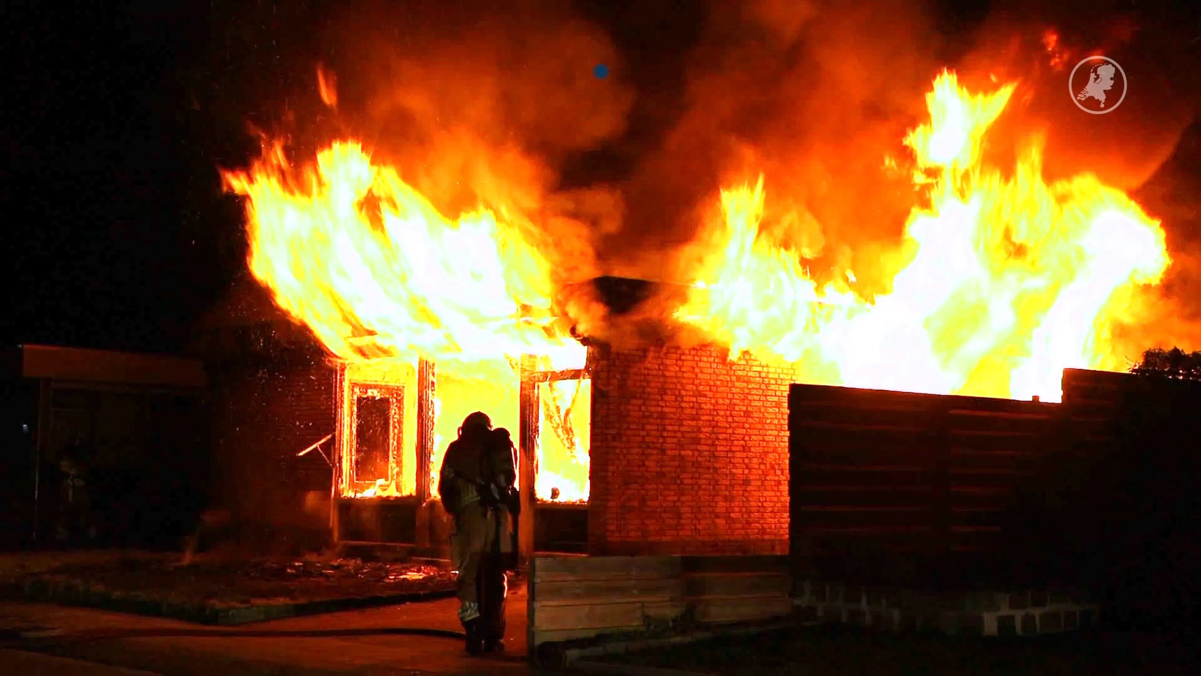 Zwaargewonde bij uitslaande brand in Groningse Zevenhuizen