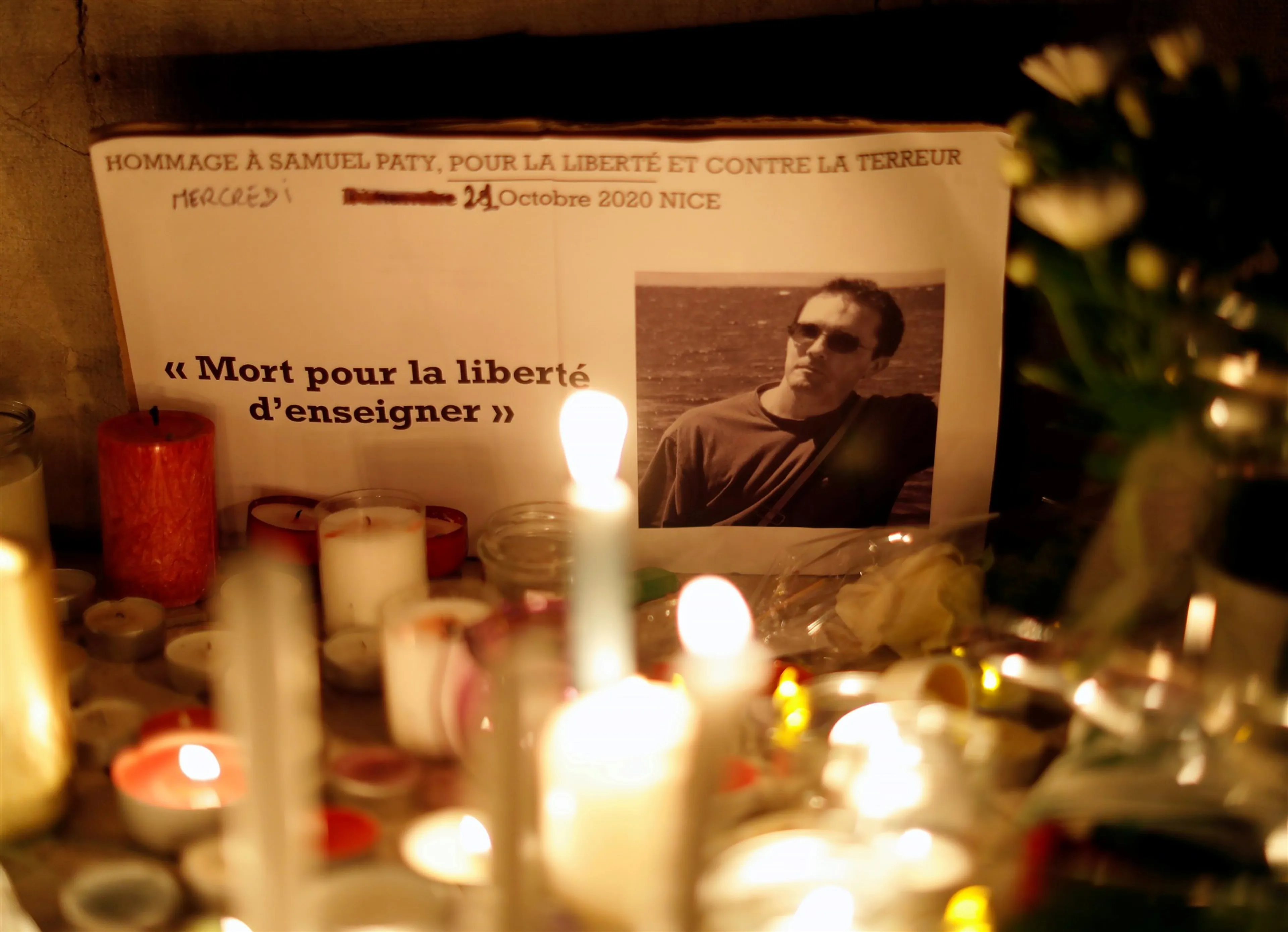 Nederlandse scholen staan stil bij moord op Franse leraar Samuel Paty