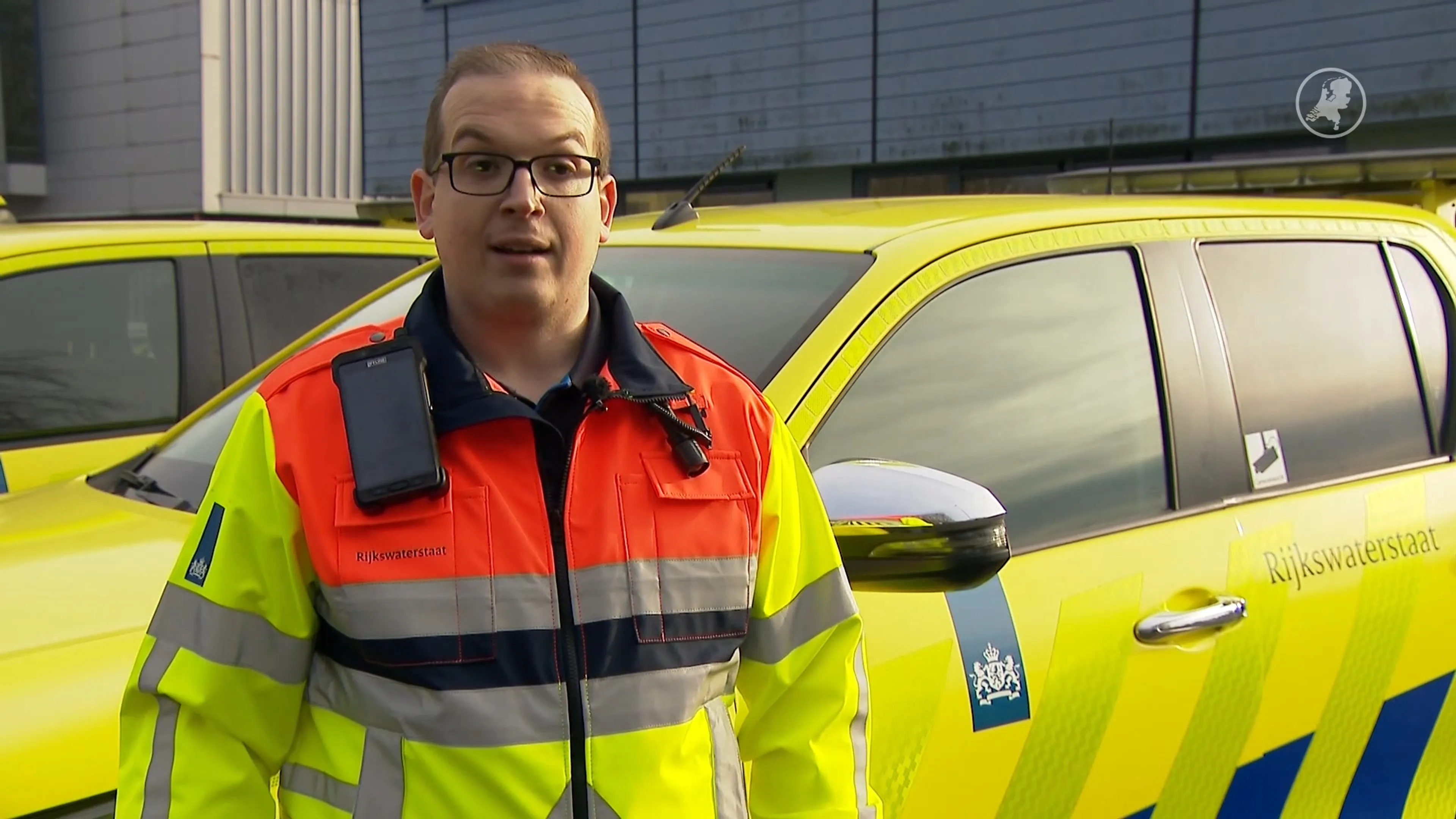 Aanrijdingen met Rijkswaterstaat-voertuigen 'zorgwekkend' gestegen, Matthias weet hoe gevaarlijk het is