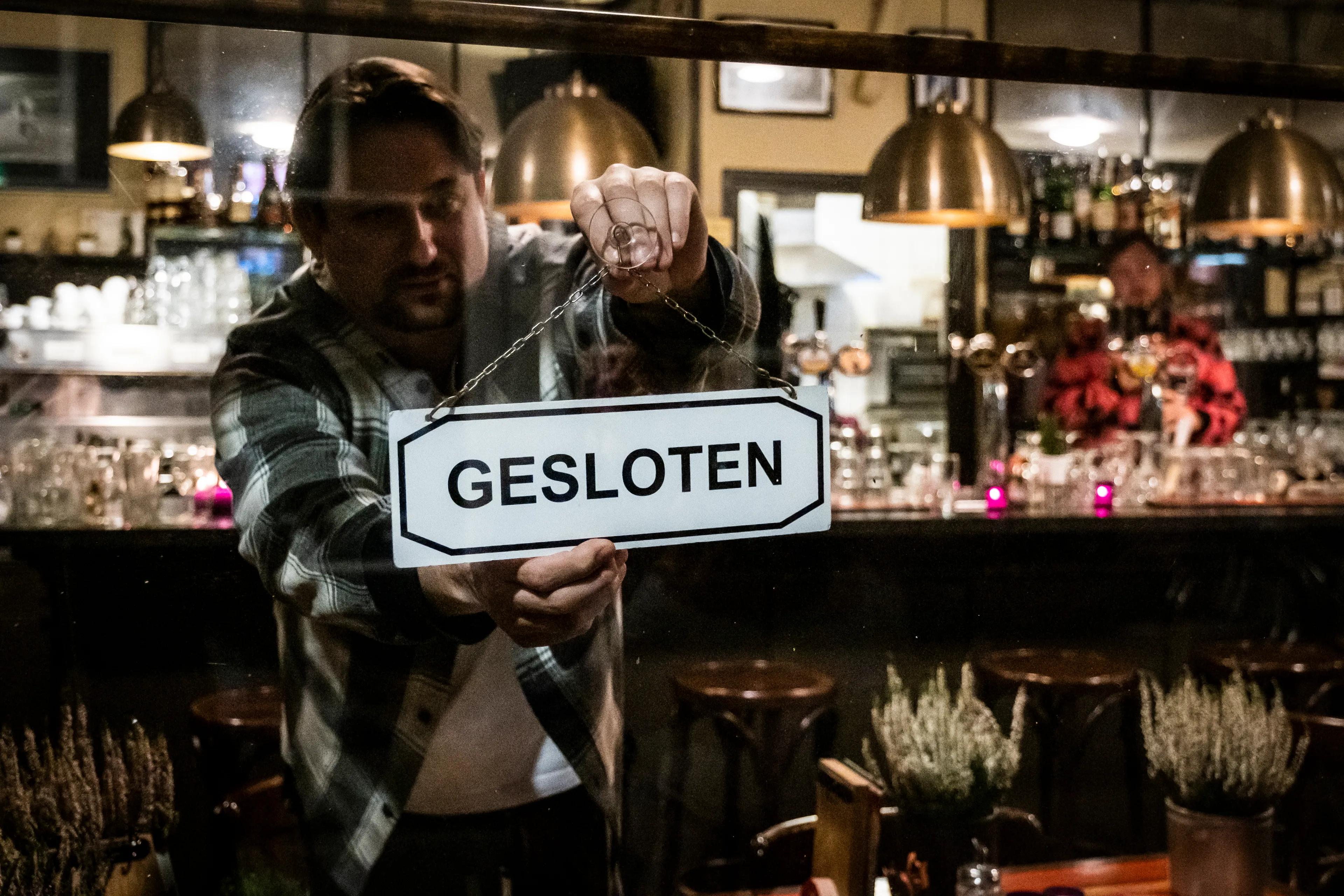 Gaat Nederland helemaal op slot? 'Waarschijnlijk vandaag al nieuwe maatregelen'