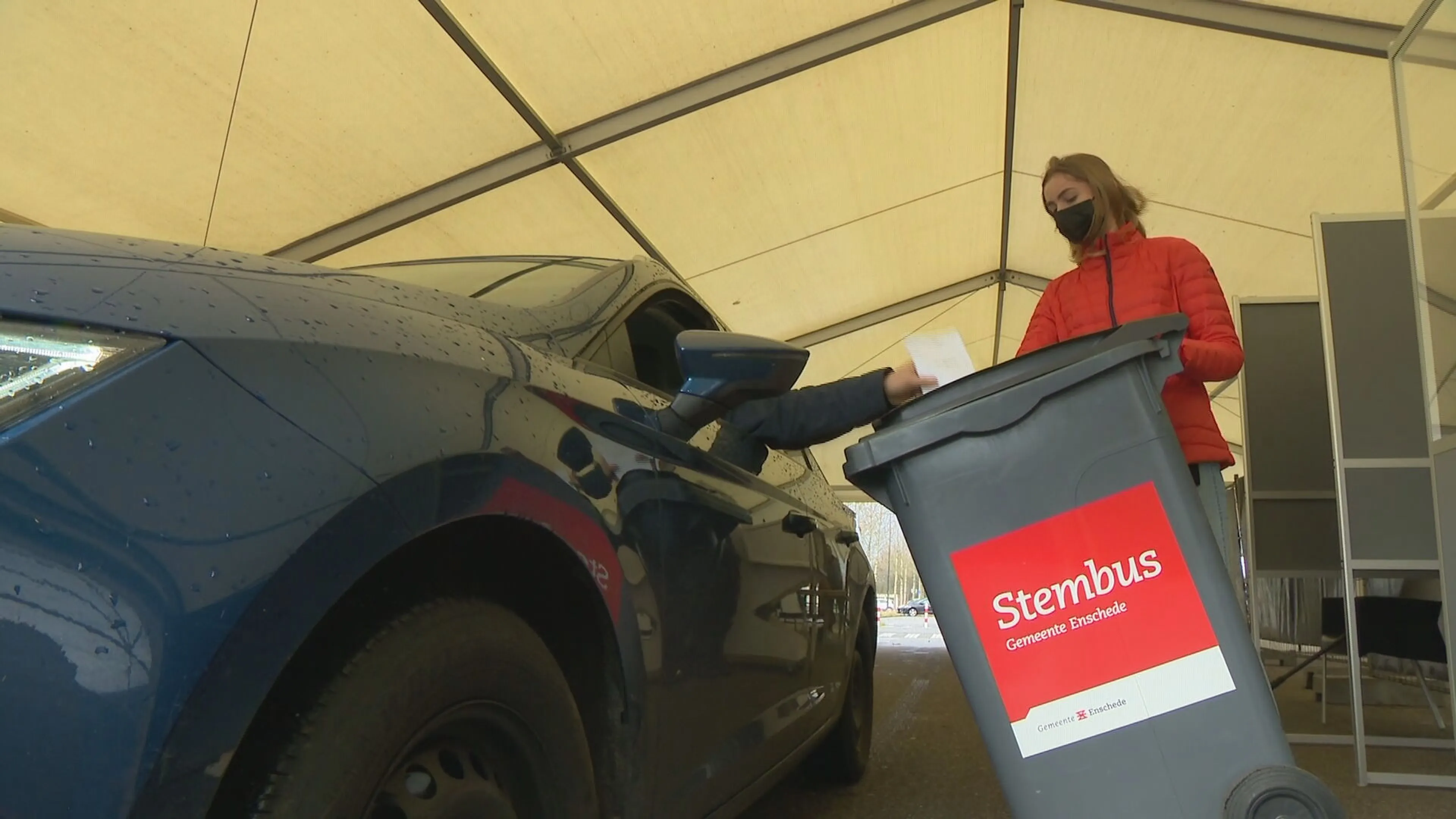 Stemmen in een drive-thru of tussen de oude trams: het gaat dit jaar allemaal iets anders