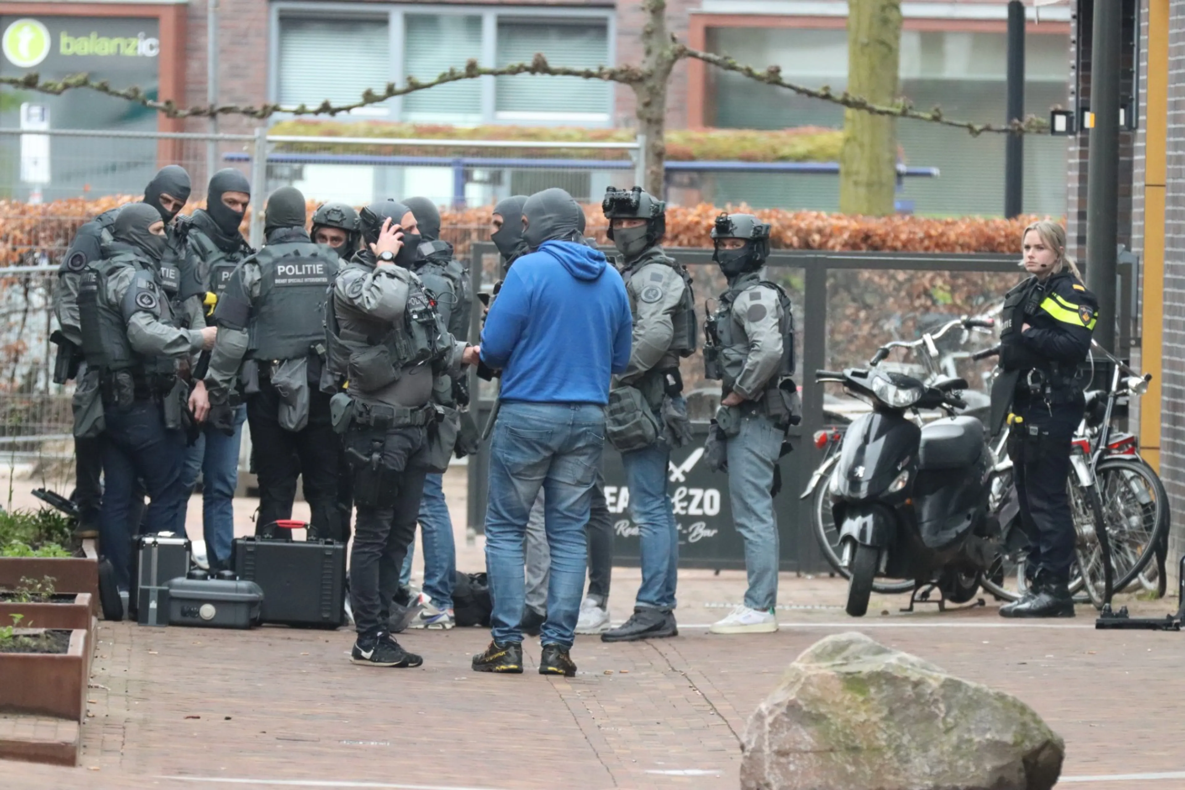 Dit weten we tot nu toe over de gijzeling in een café in centrum Ede