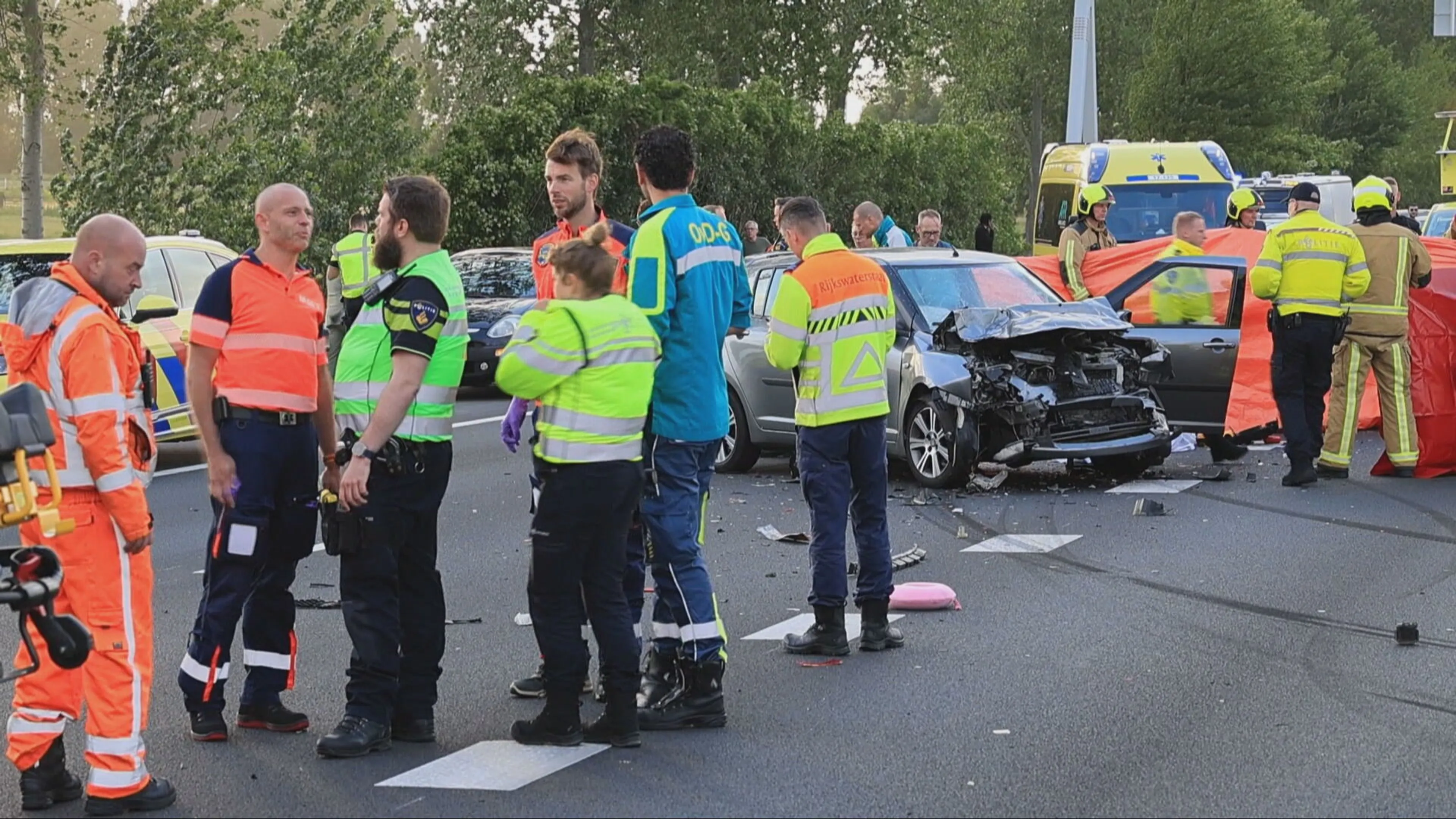 Dode na ongeluk op de A13, weg urenlang dicht voor onderzoek