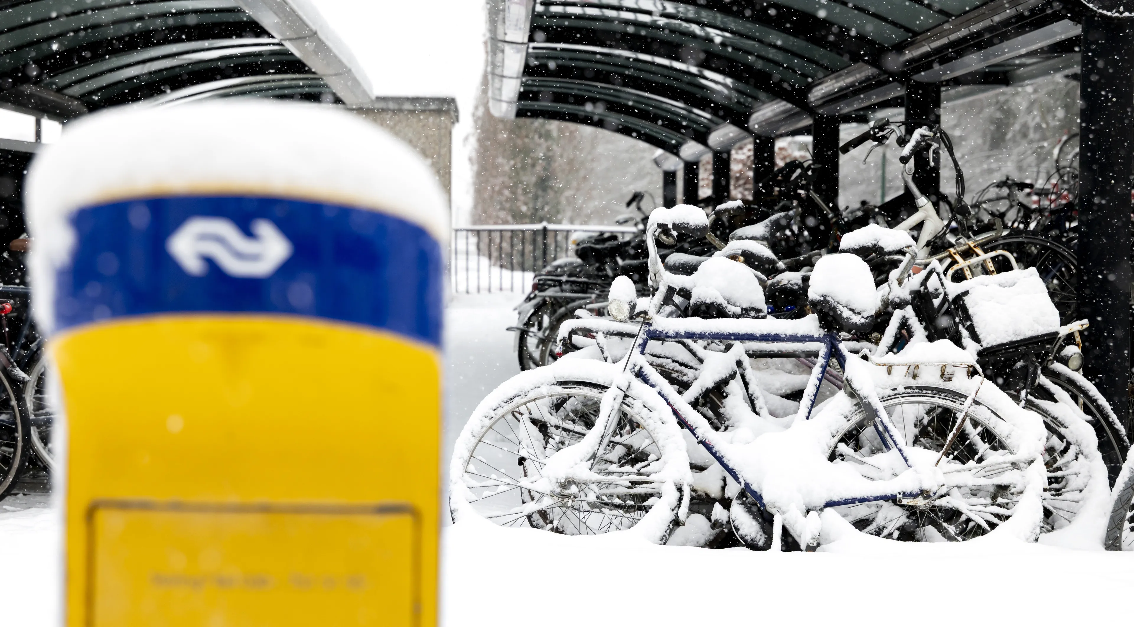 IT-storing NS opgelost, treinverkeer Amsterdam nog ontregeld 