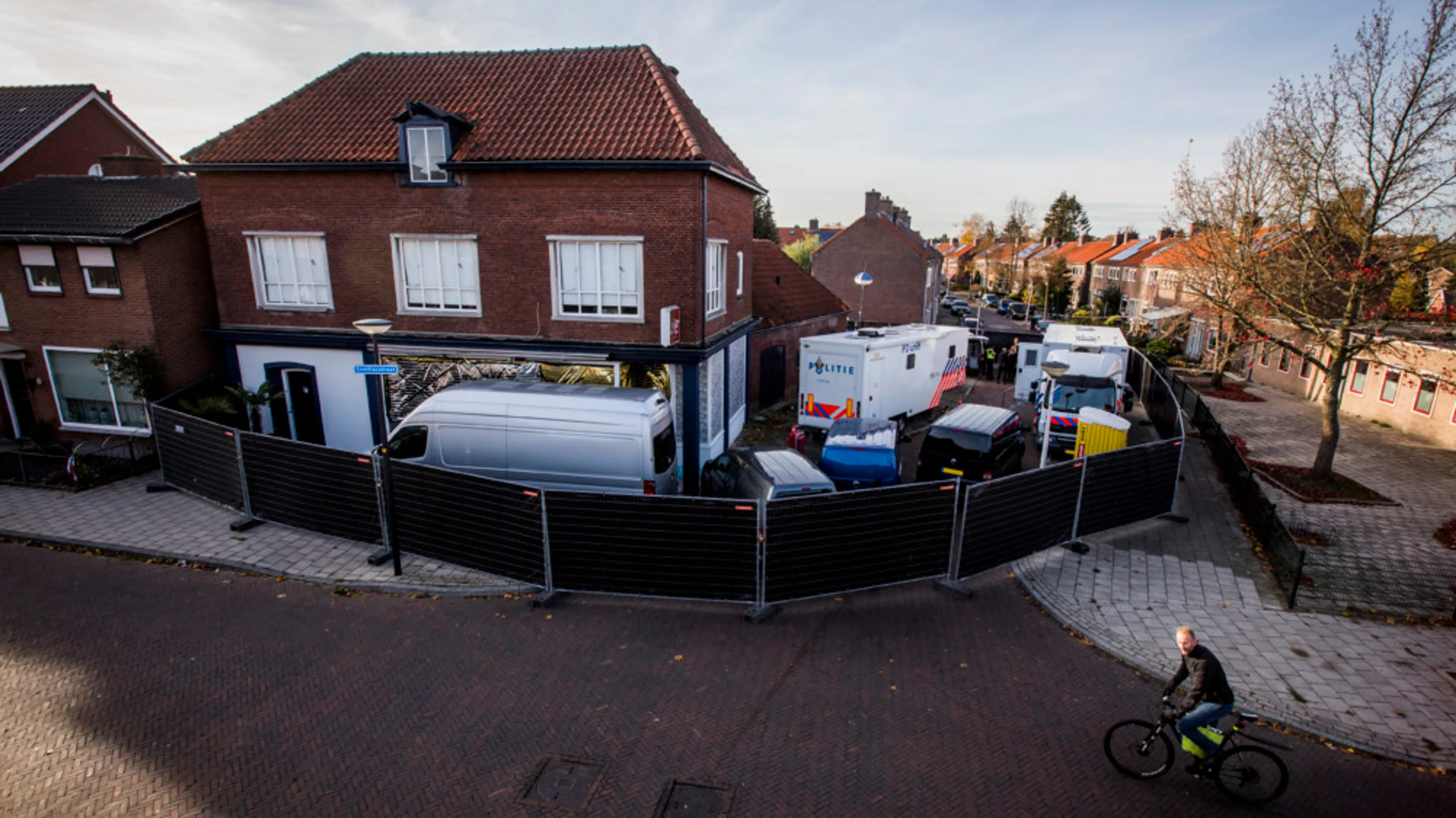Vader en zonen krijgen levenslange gevangenisstraffen voor 'kwartetmoord' Enschede