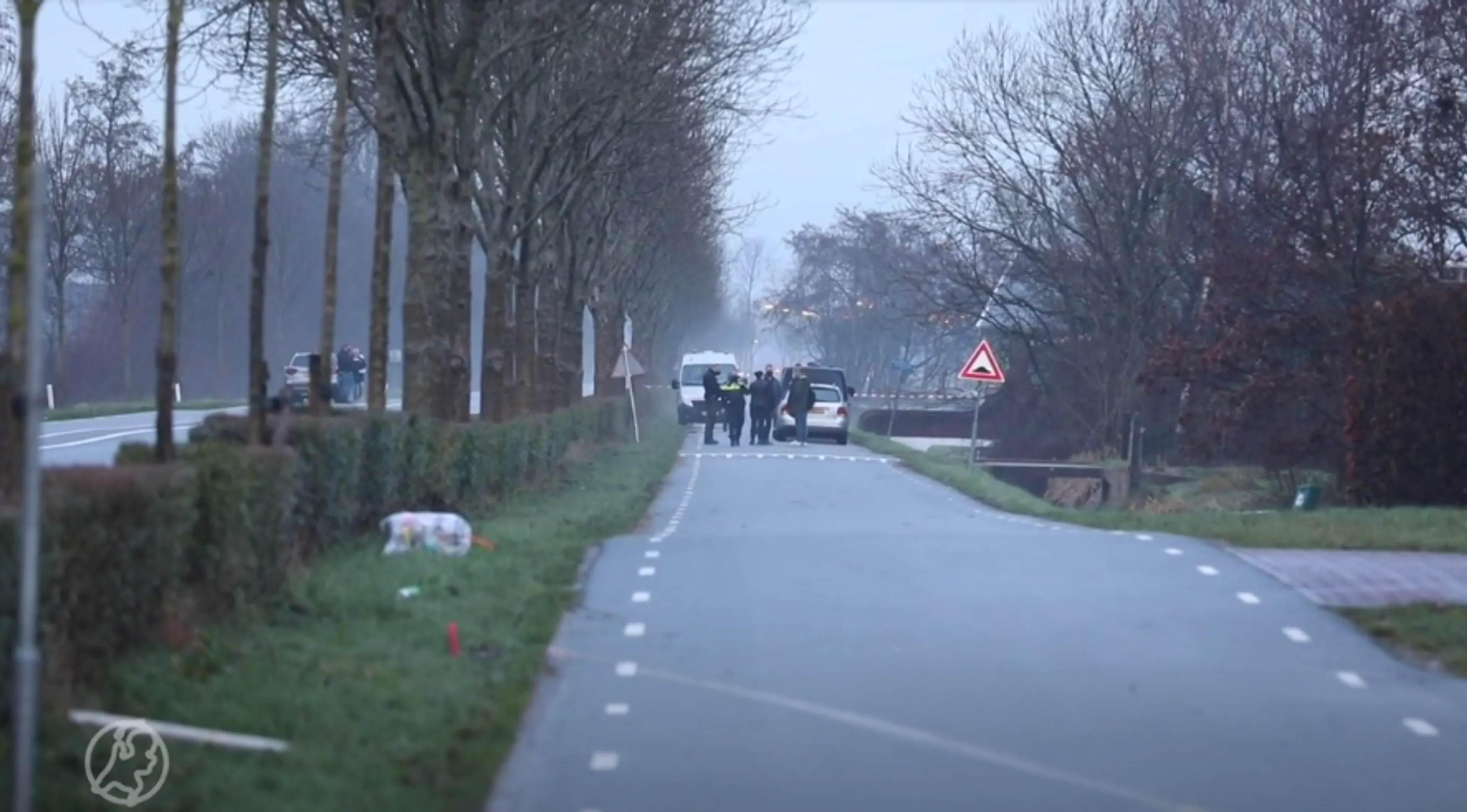 Drie mannen en vrouw aangehouden om dode man (66) in woning Oud Ade 