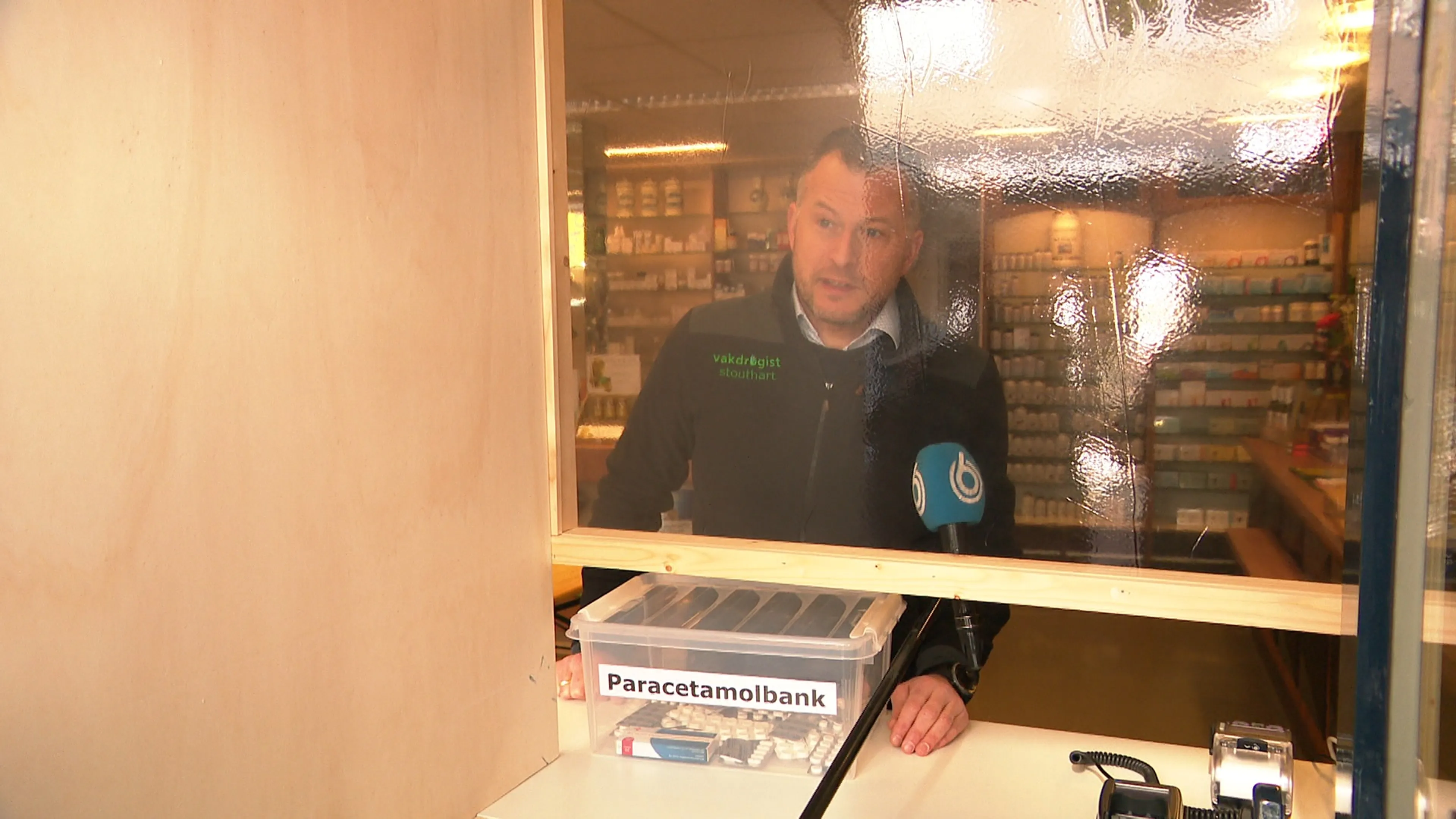 Drogist uit Woerden begint paracetamolbank: 'Kom het alsjeblieft brengen'