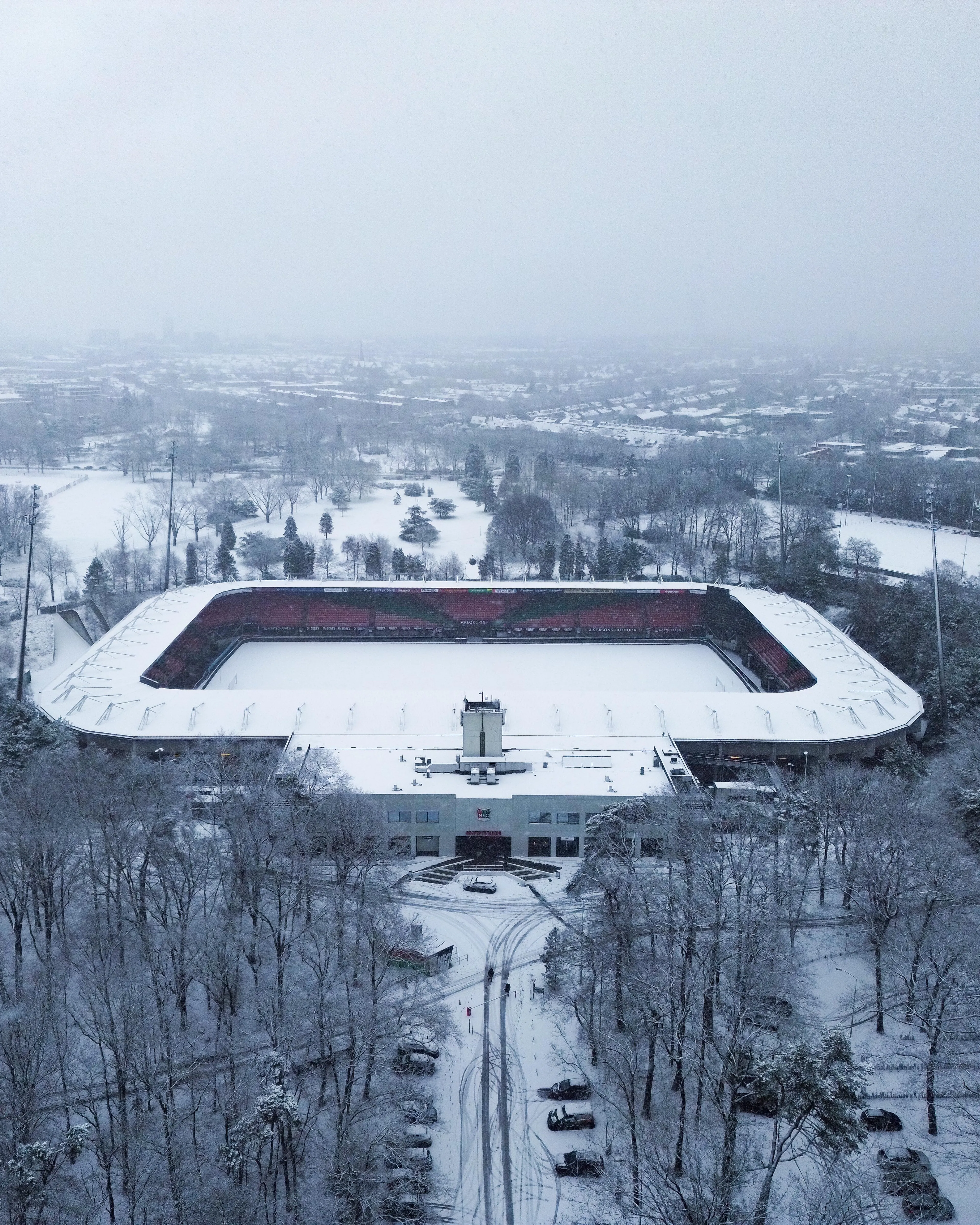 N.E.C. zoekt sneeuwschuivers voor volgende voetbalwedstrijd
