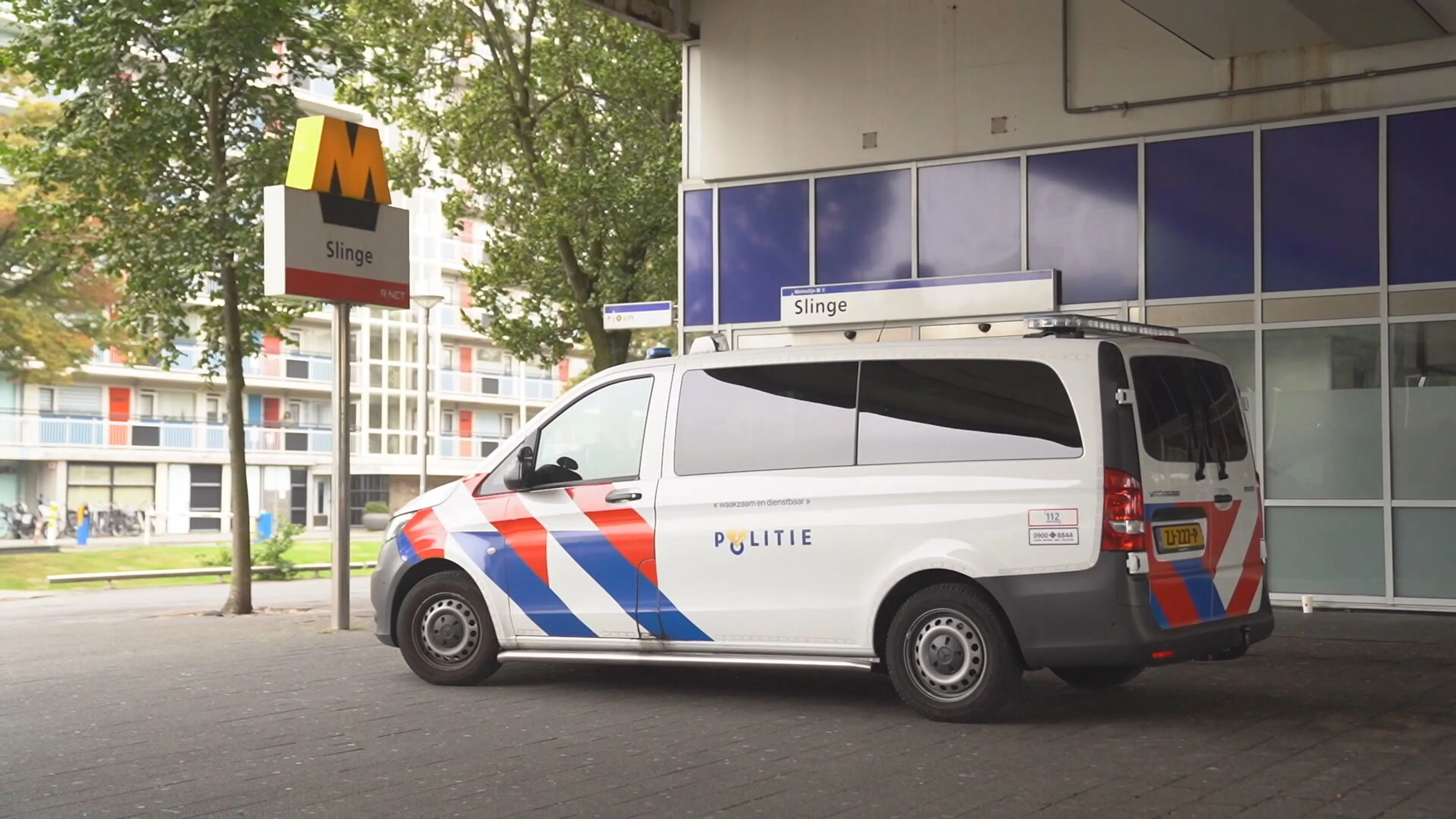 Man aangehouden voor dreigen met bom in metro Rotterdam