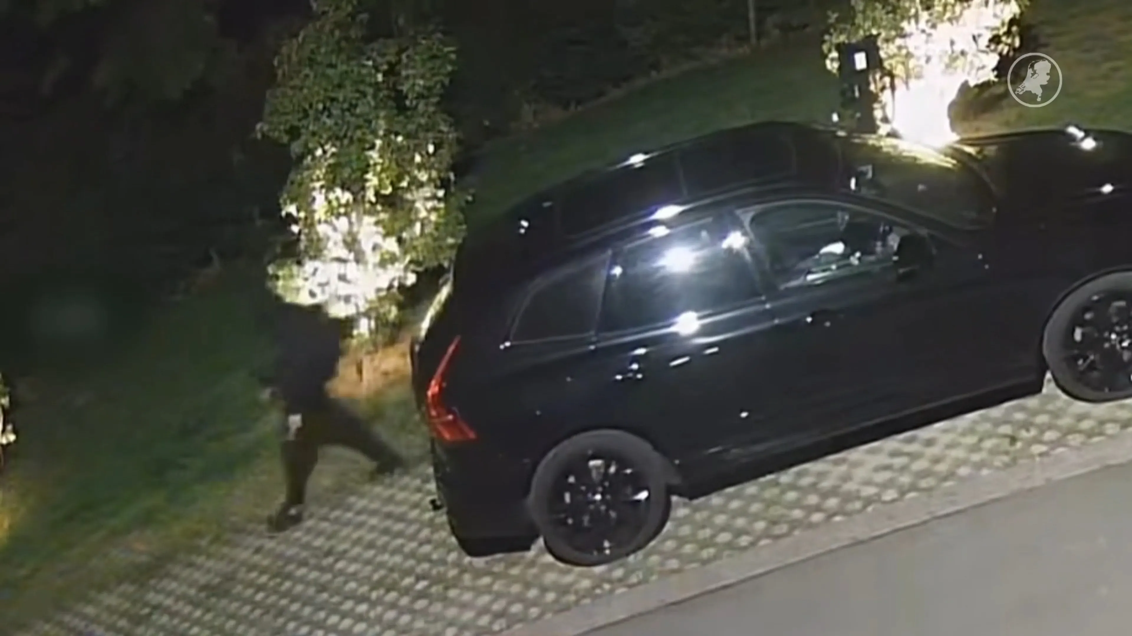 Man met kapmes loopt door straten Zeeuwse dorp Yerseke
