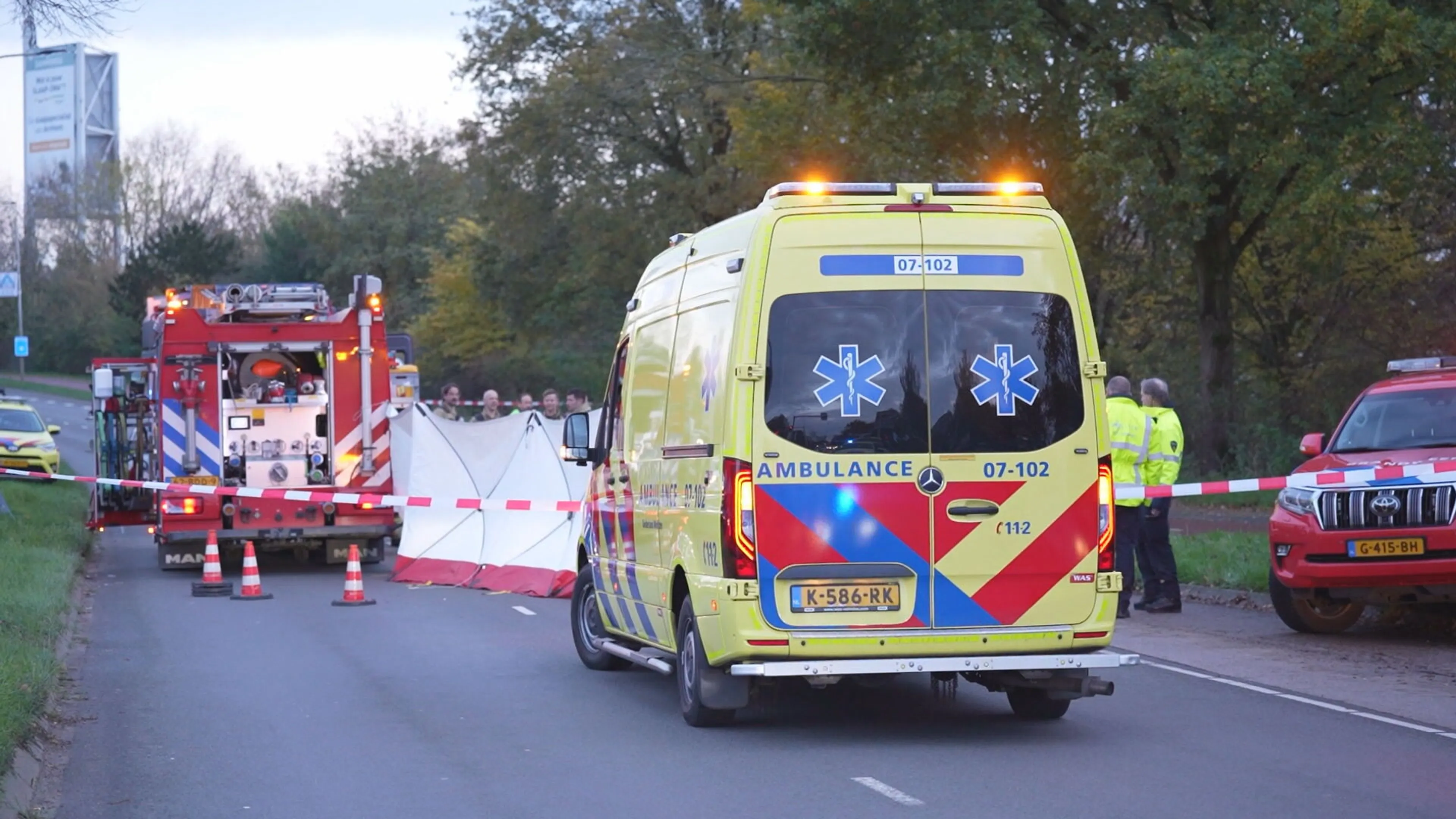 Dode en gewonden in Arnhem door auto op verkeerde weghelft