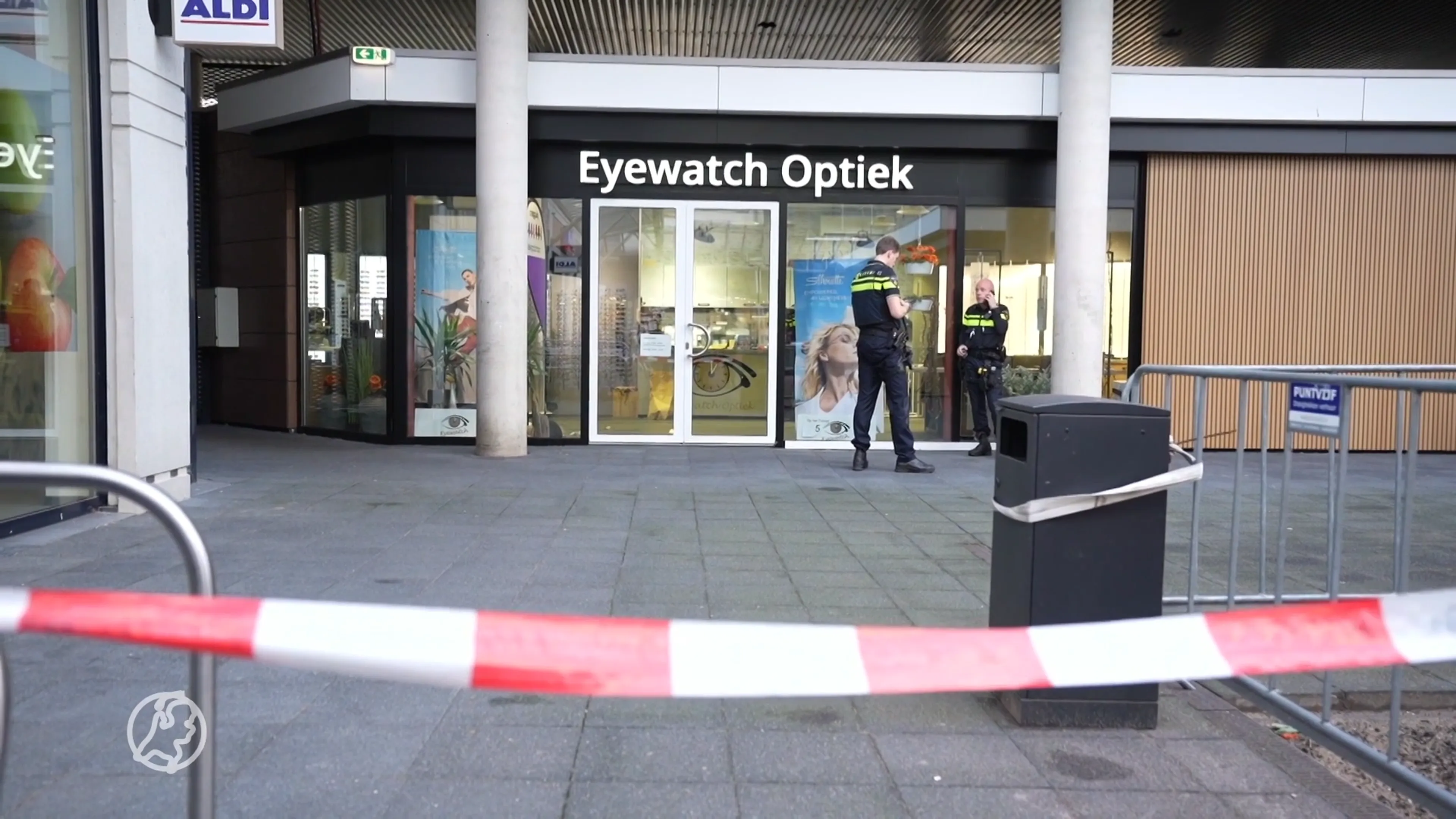 Medewerker van opticien neergestoken en naar ziekenhuis gebracht