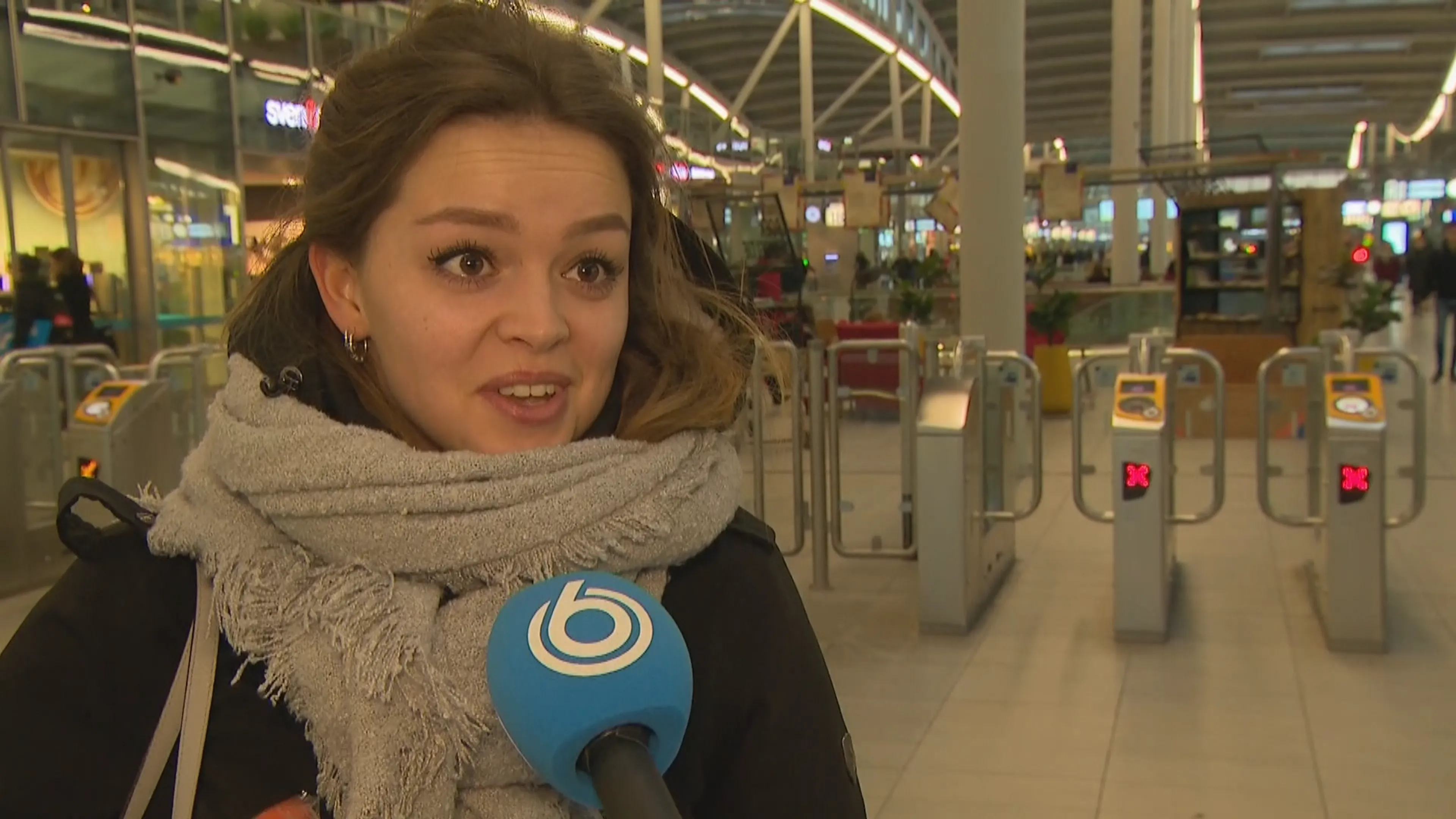 Opvallend rustig op Utrecht Centraal, tientallen reizigers naar werk