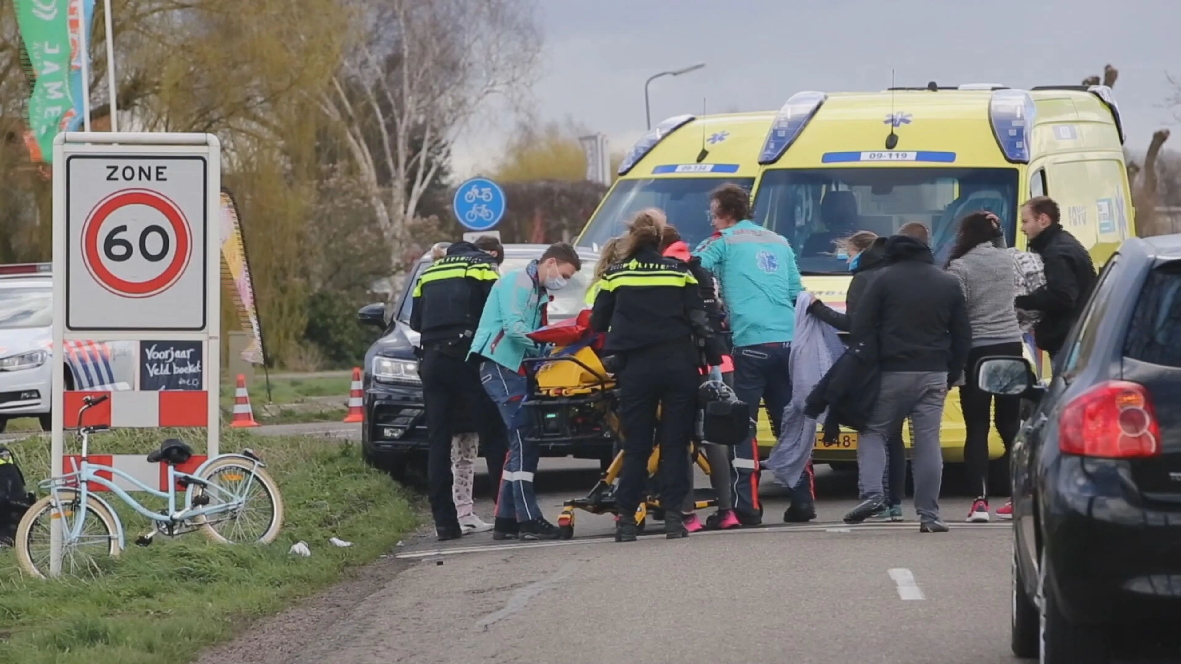 Twee kinderen in het ziekenhuis na aanrijding met auto in Mijdrecht