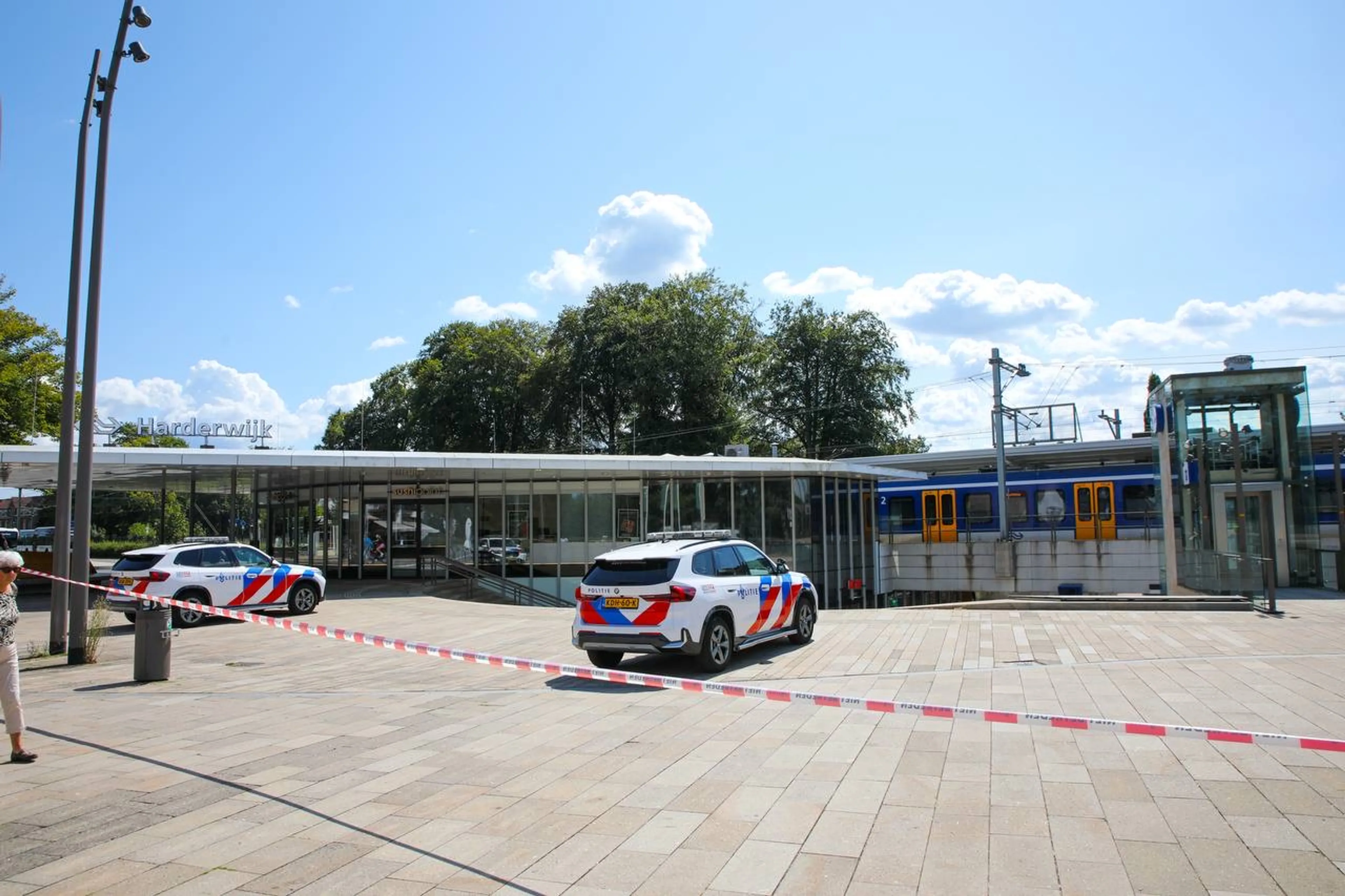 Station Harderwijk ontruimd om verdacht pakketje in trein