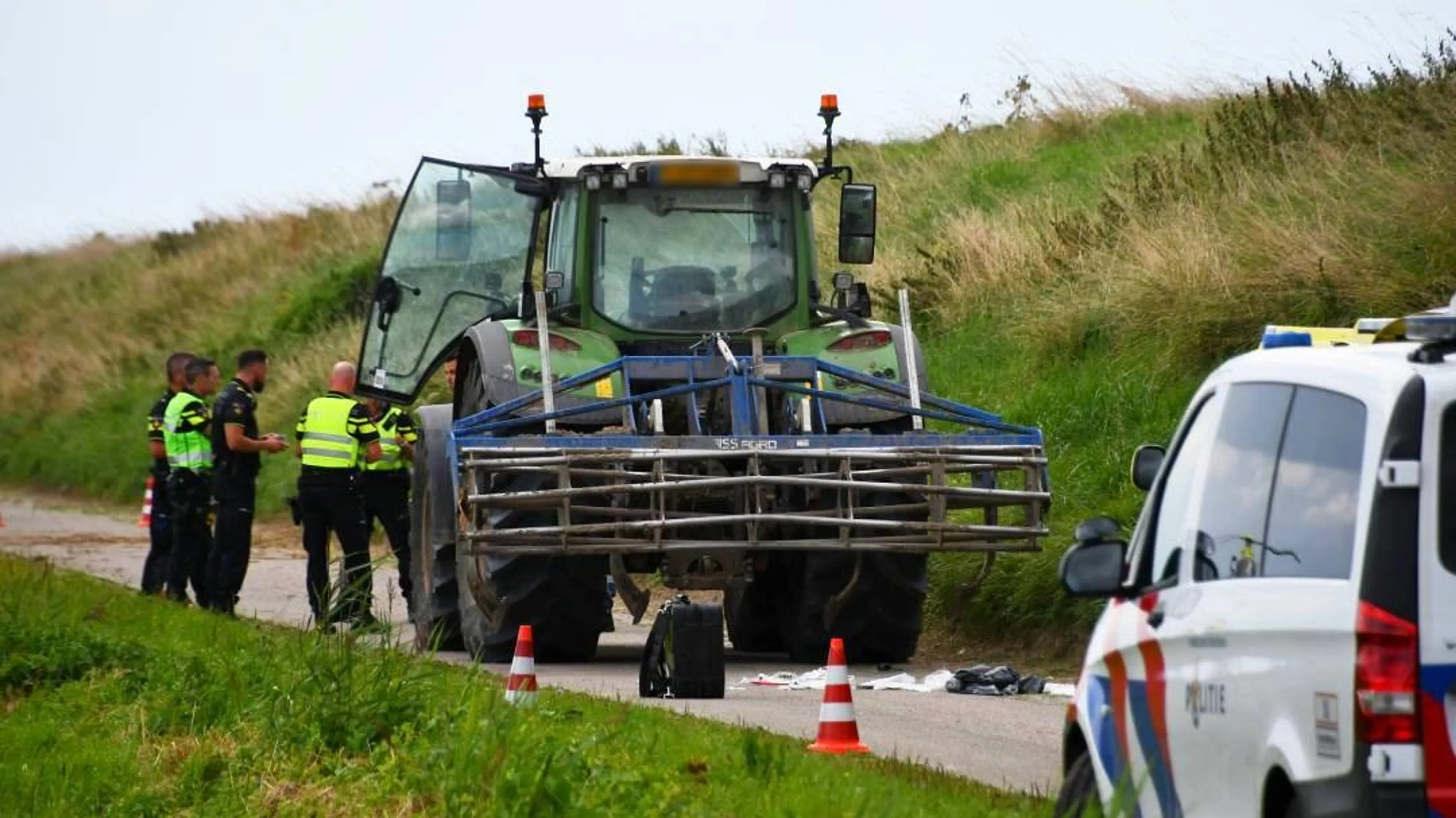 Wielrenner (53) overleden na ernstige botsing met landbouwvoertuig