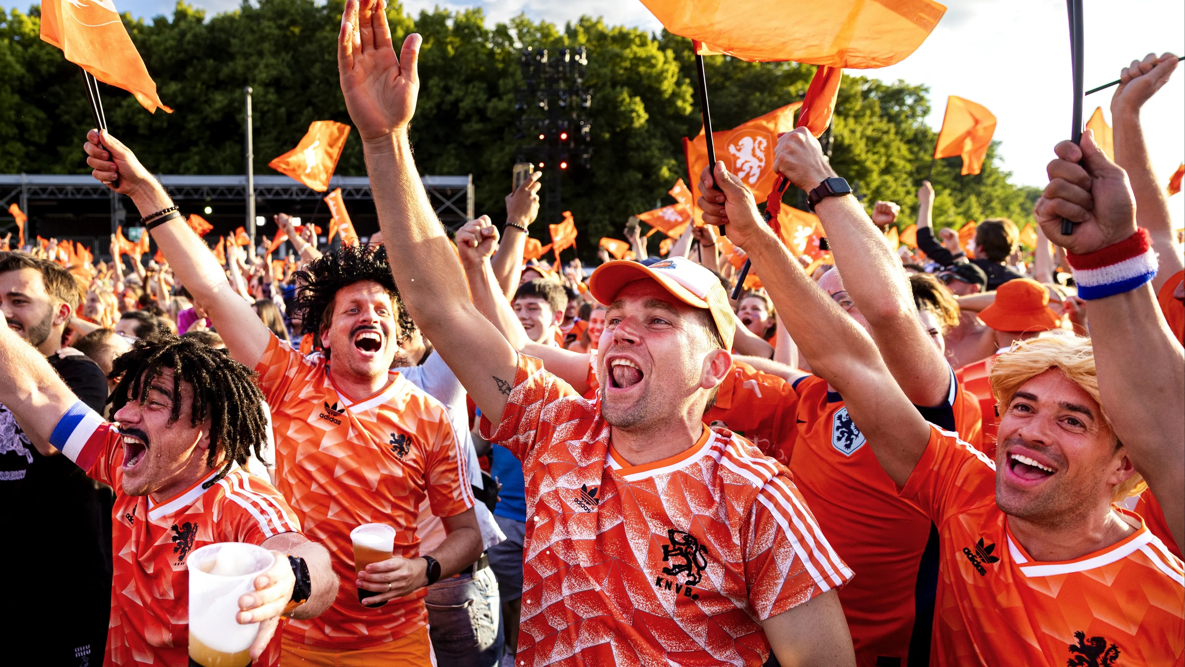 Halve finale kijken in Dortmund? KNVB maakt speciaal programma bekend