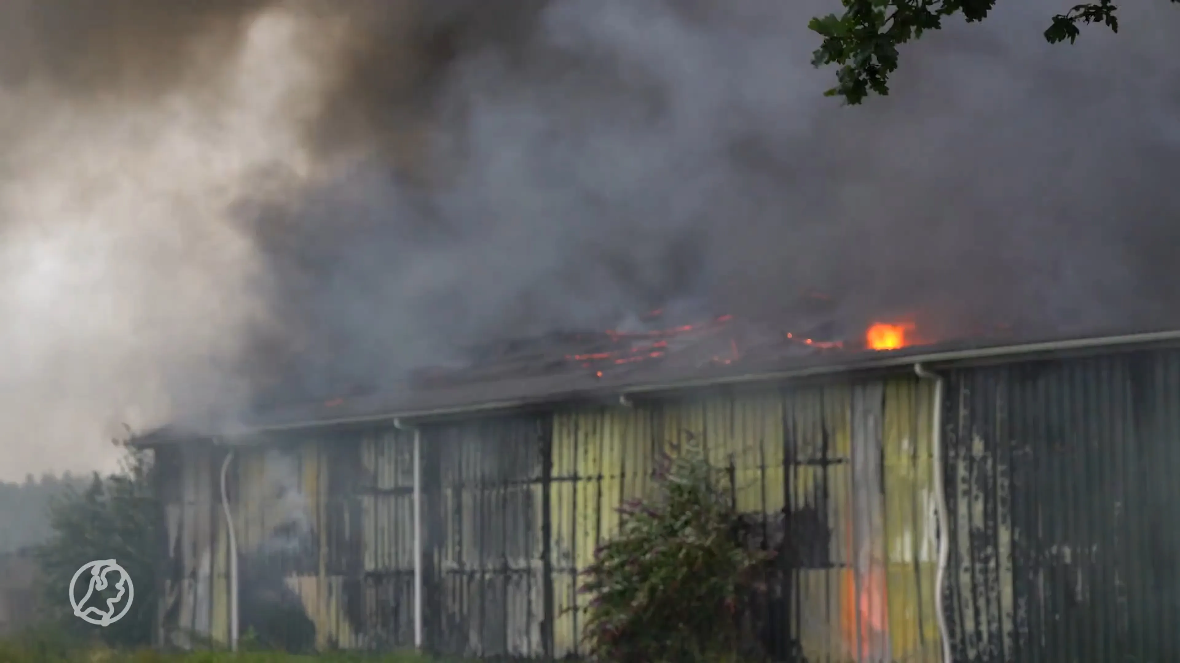 NL-Alert voor glasdeeltjes in de lucht door brand in Meppen