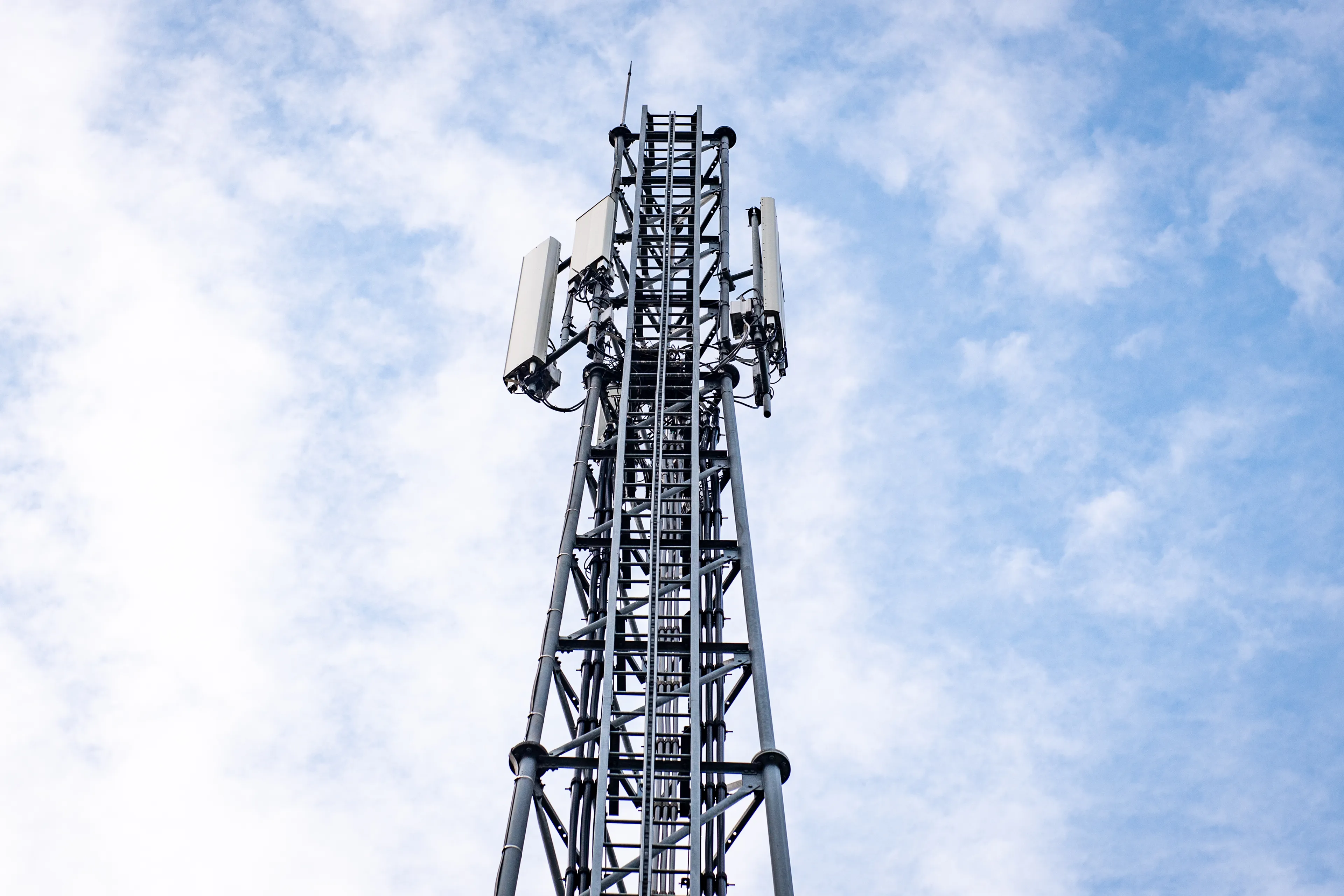 Razendsnel mobiel internet vanaf vandaag: KPN en T-Mobile zetten 5G-netwerk aan