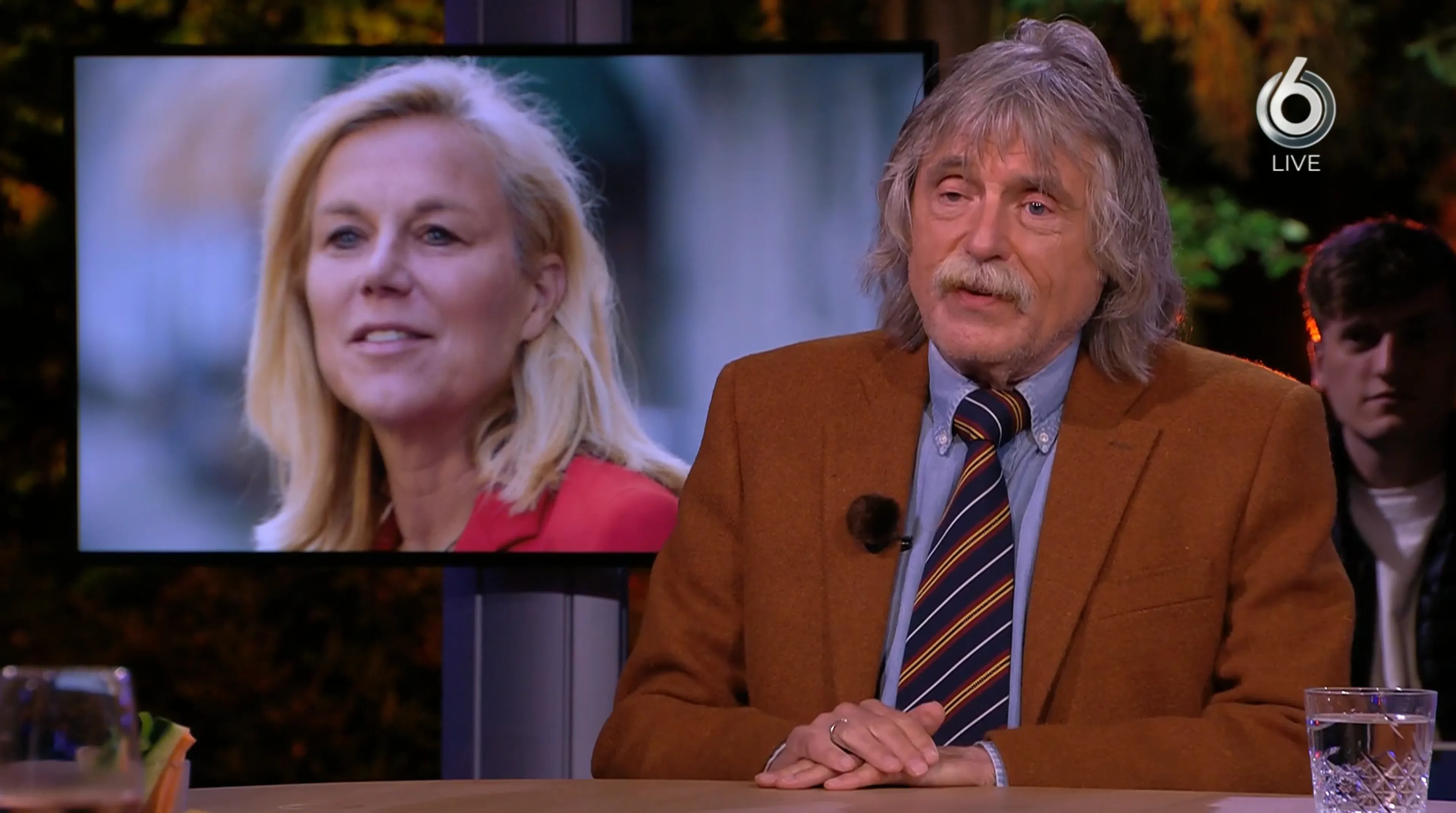Johan Derksen over documentaire-rel: 'Kaag staat een beetje voor lul'