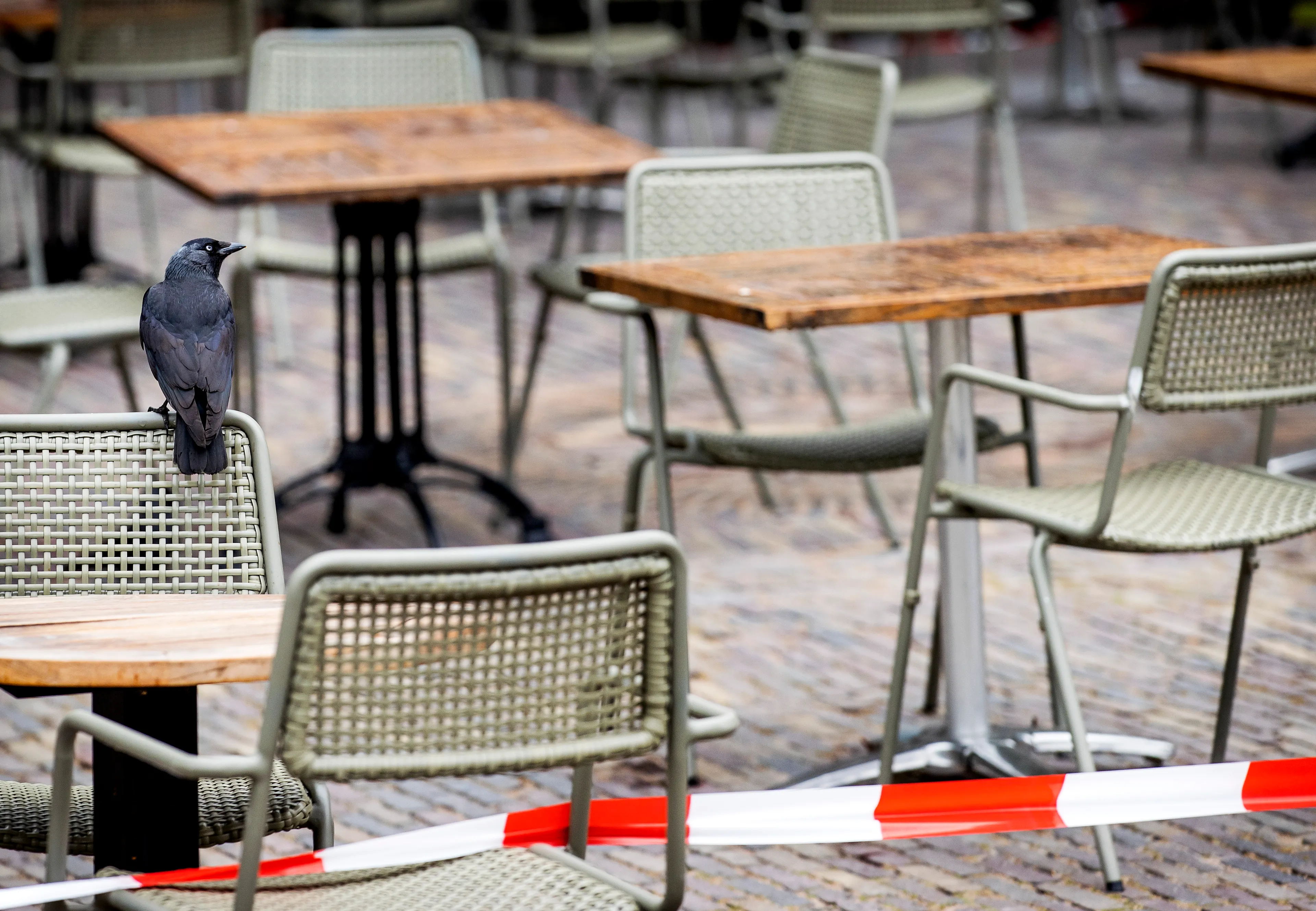 KHN-protocol gaat voorbij aan 1,5 meter-regel: toch dicht naast elkaar zitten in de horeca?