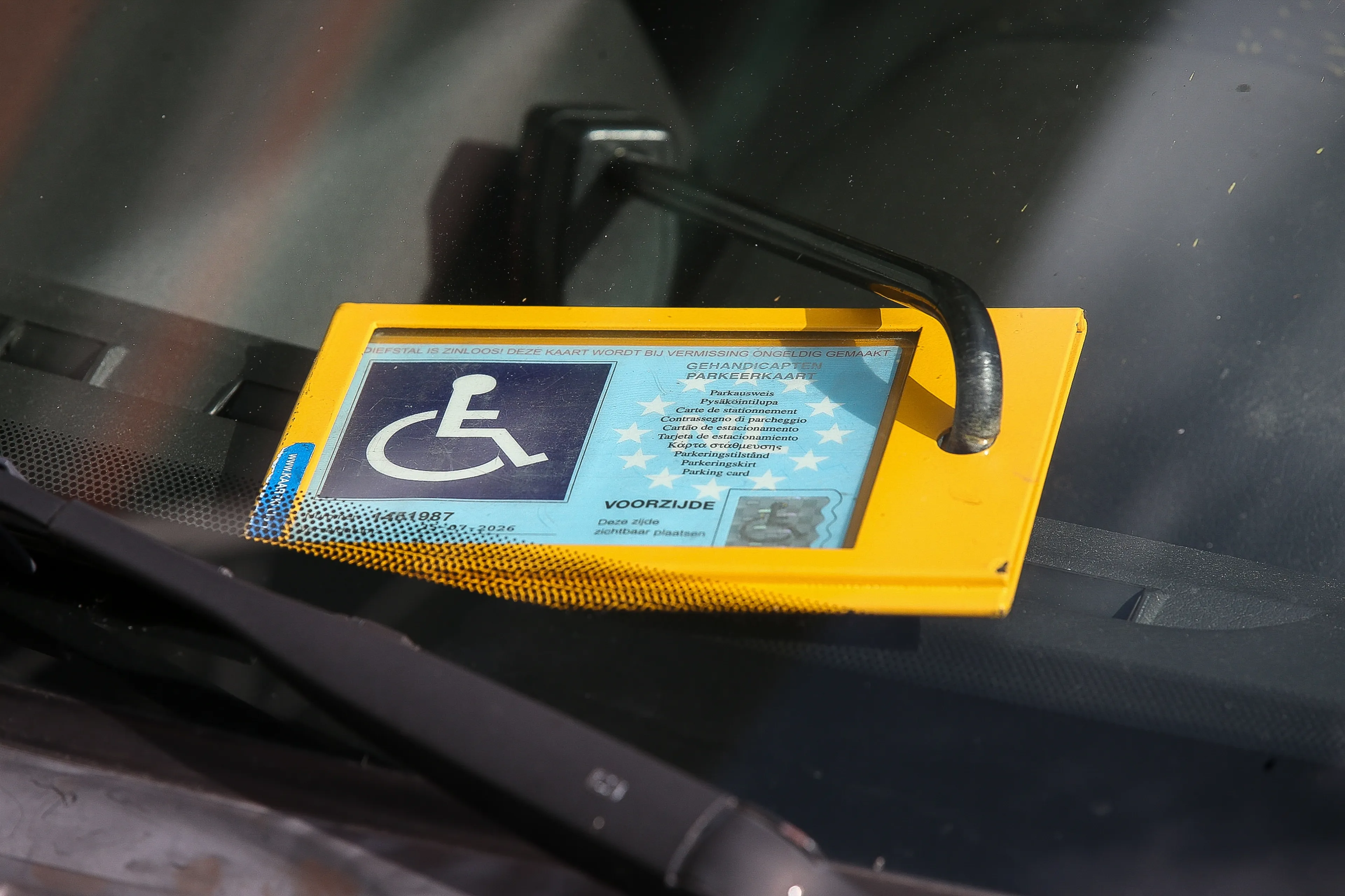 Kritiek op 'absurde' prijsverschillen gehandicaptenparkeerkaart: 'Geen comfortabel extraatje'