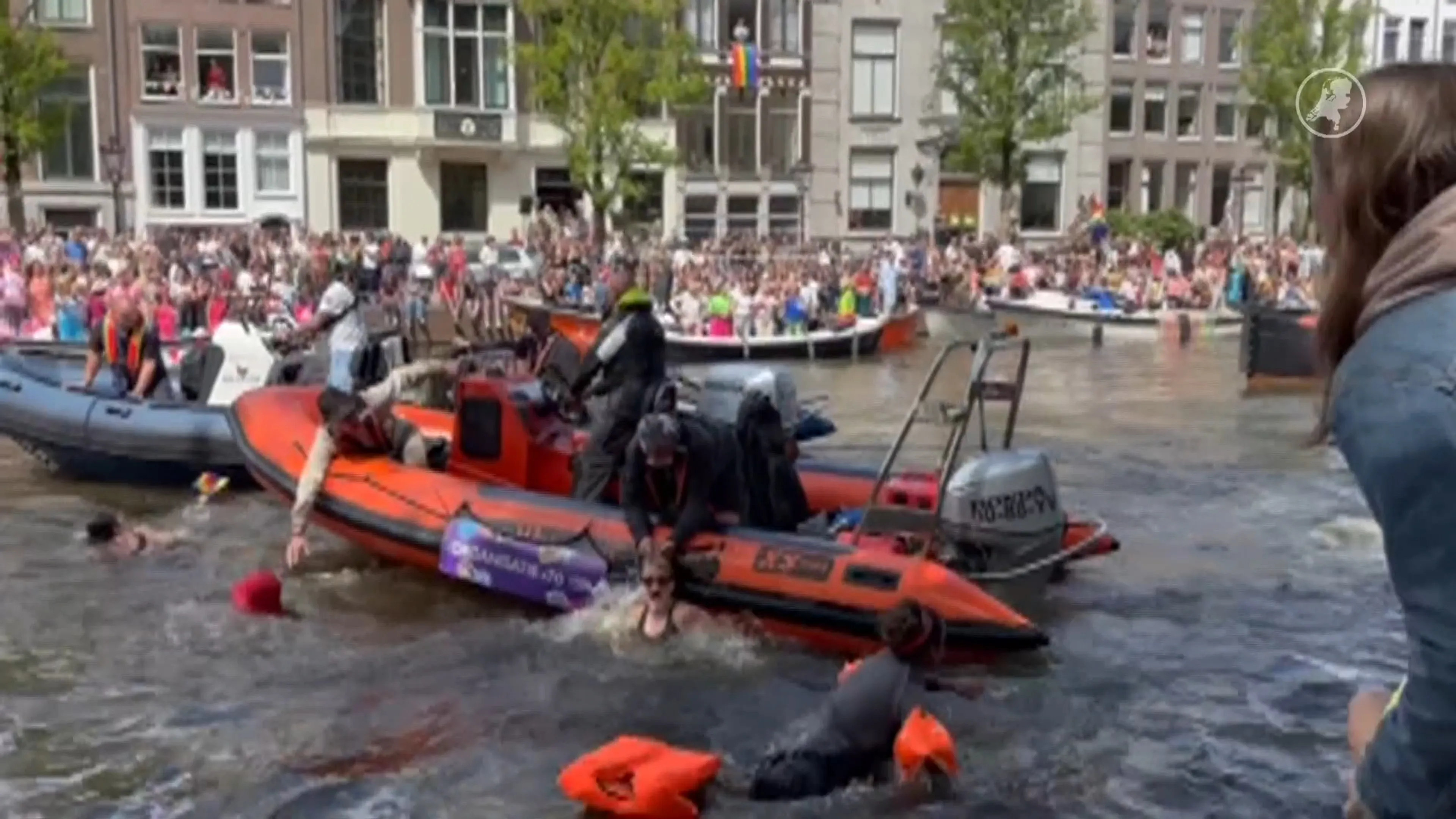 Aanhoudingen in Amsterdam bij protest tijdens Canal Parade