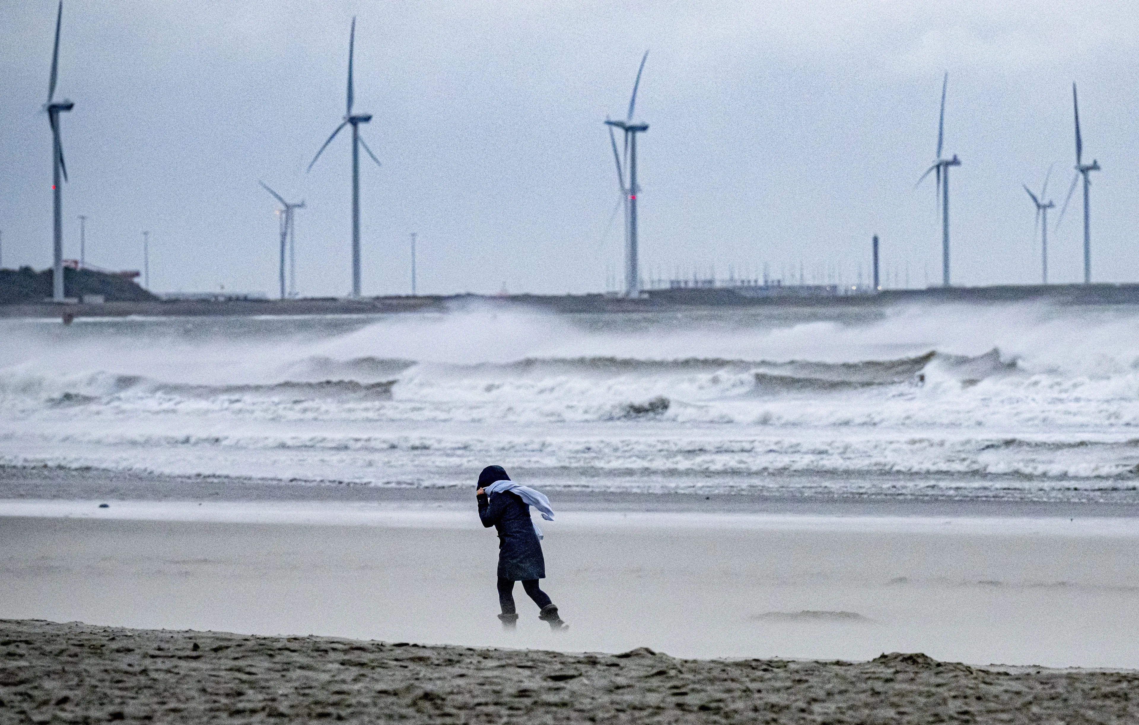 KNMI geeft code geel af voor harde wind op woensdag