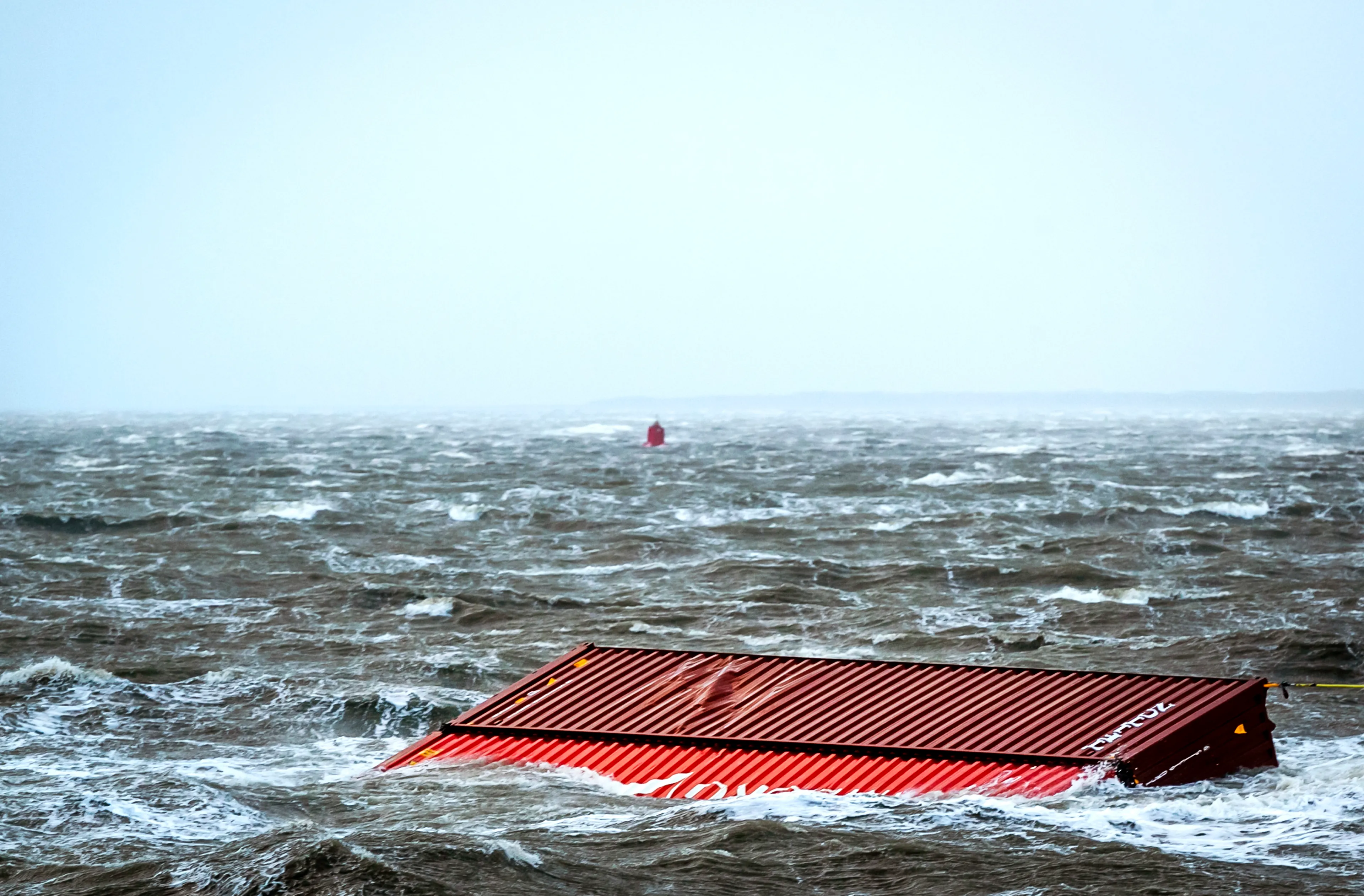 Nog meer containers overboord geslagen boven Waddengebied