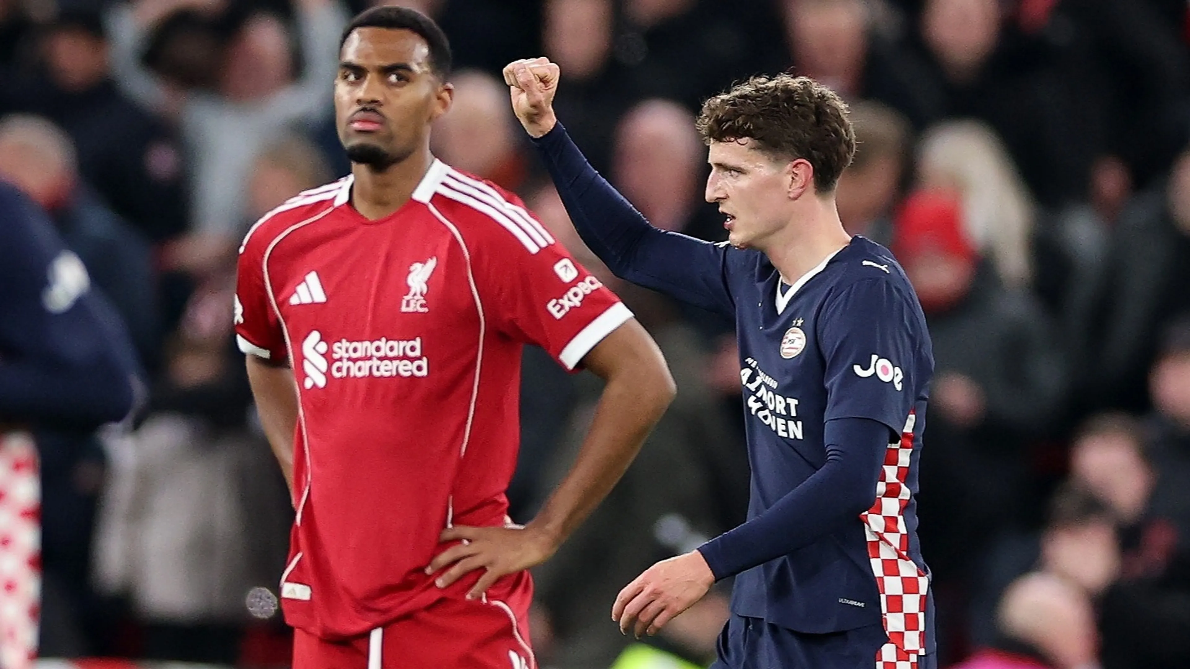 PSV stunt met Champions League-overwinning in Liverpool: 1-4