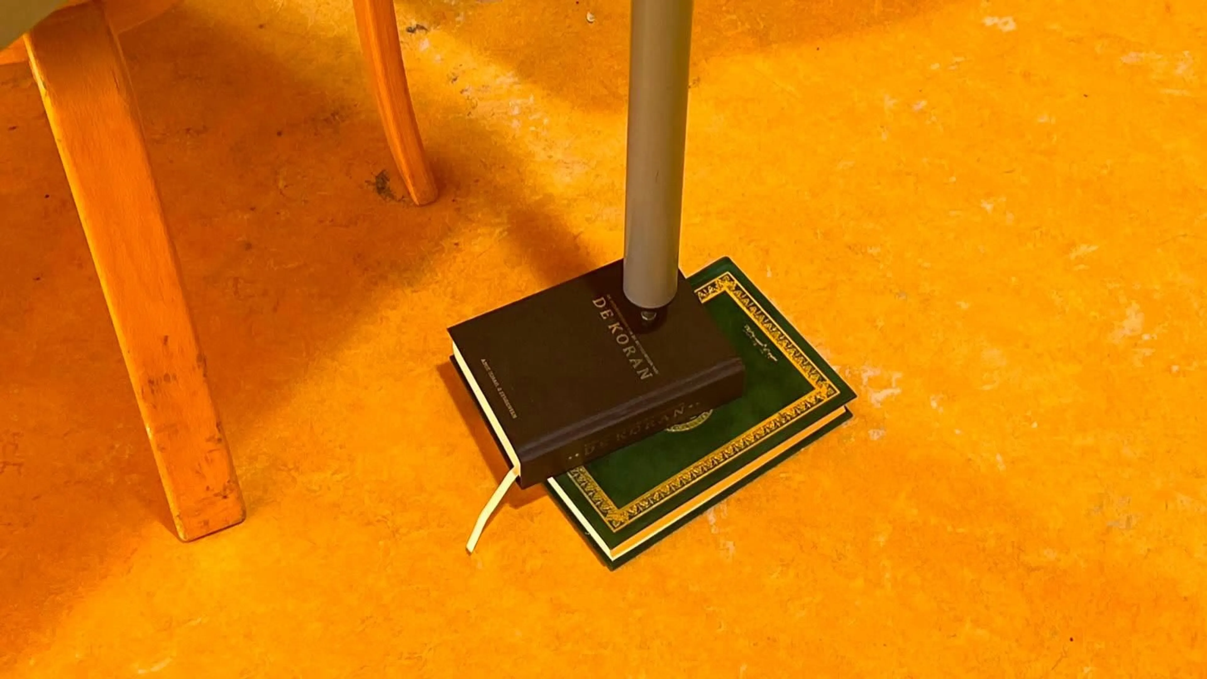 Korans onder tafelpoot in stilteruimte Universiteit Utrecht: 'Respectloos'