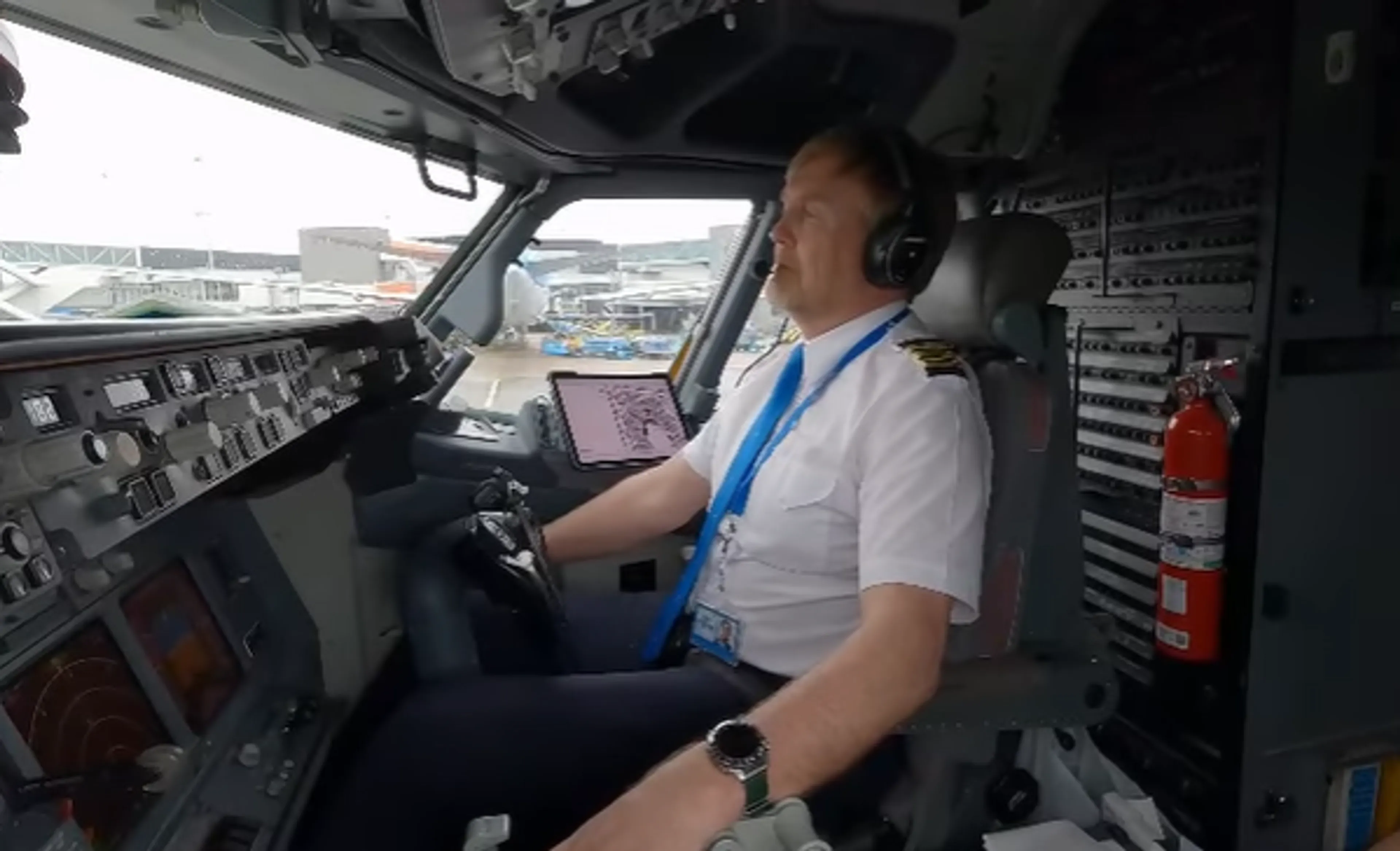 Koning Willem-Alexander maakt laatste vlucht als piloot in Boeing 737