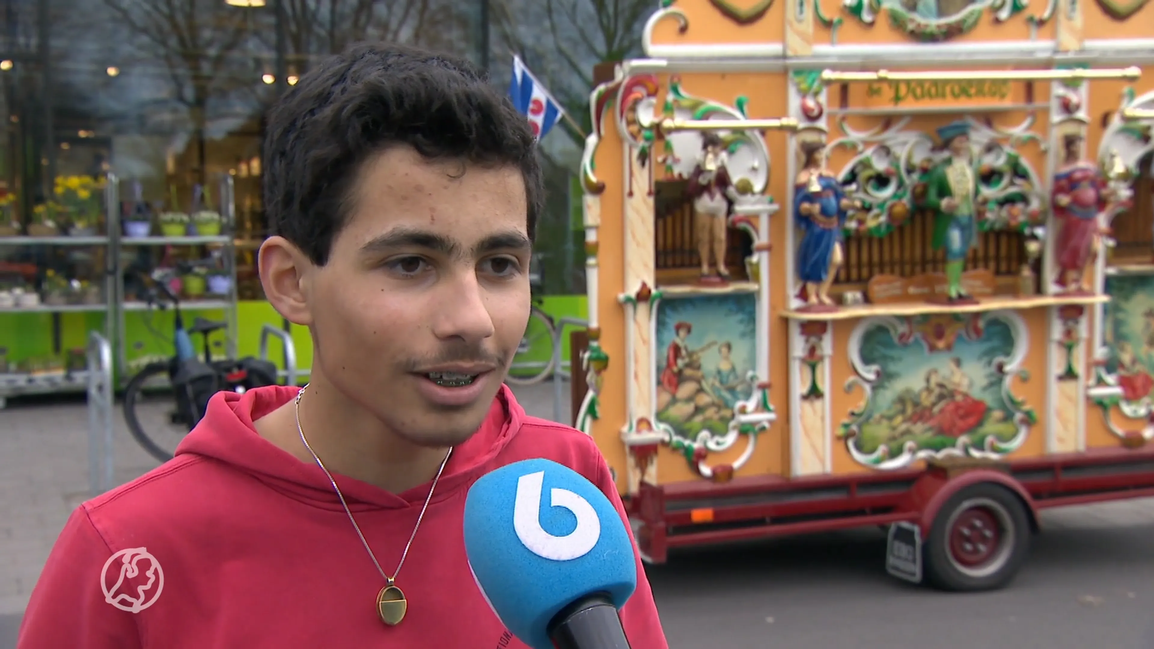 Marwan's missie om muzikale erfenis van Sneek levend te houden met draaiorgel 'De Paardekop'