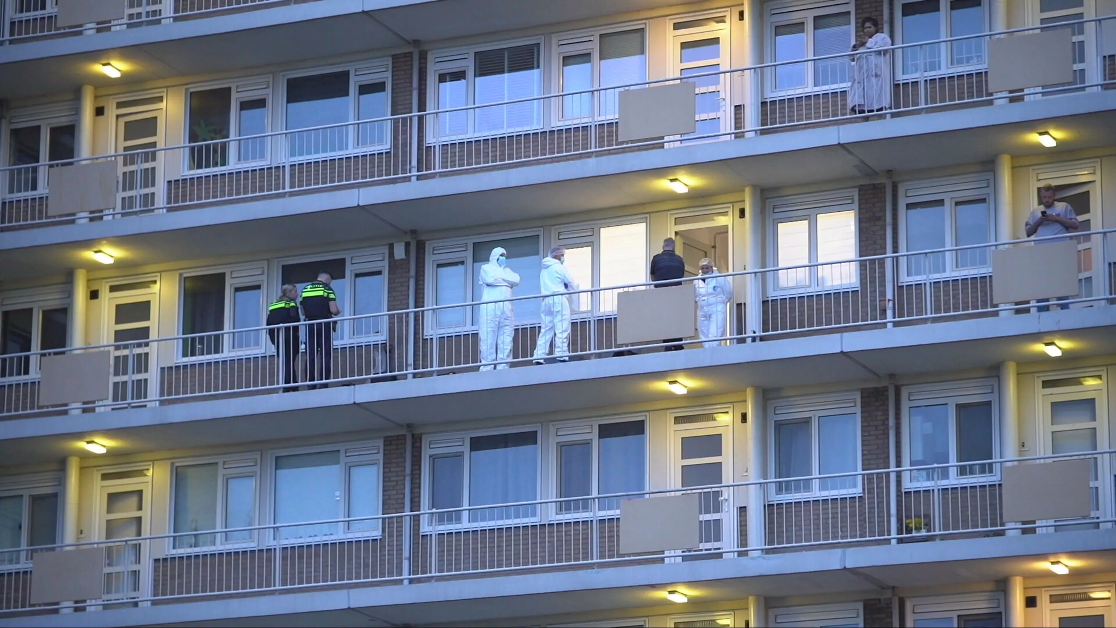 Vrouw overleden in woning Rotterdam, verdachte aangehouden