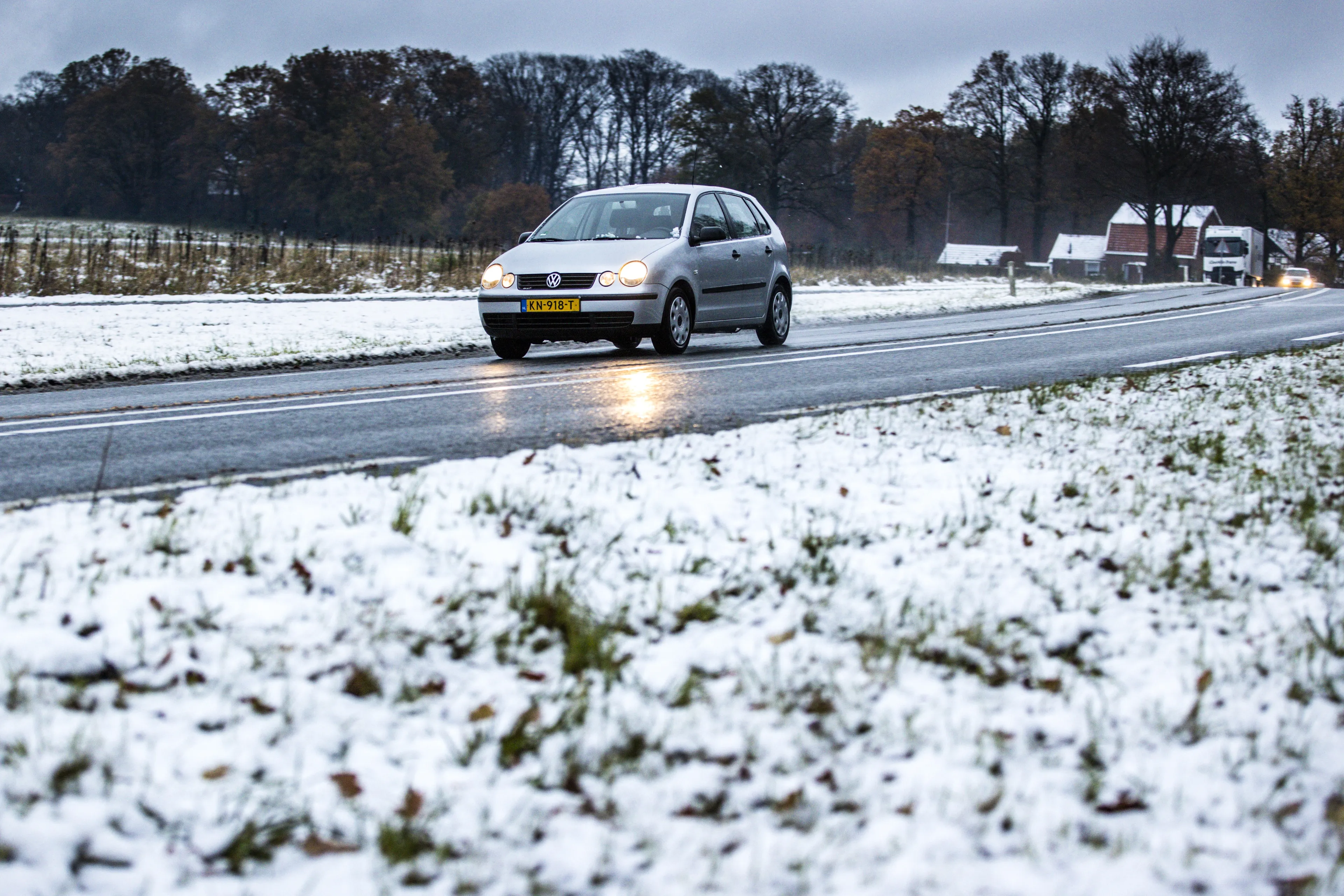 Code geel in bijna heel het land om gladheid, in zuiden vanwege sneeuw