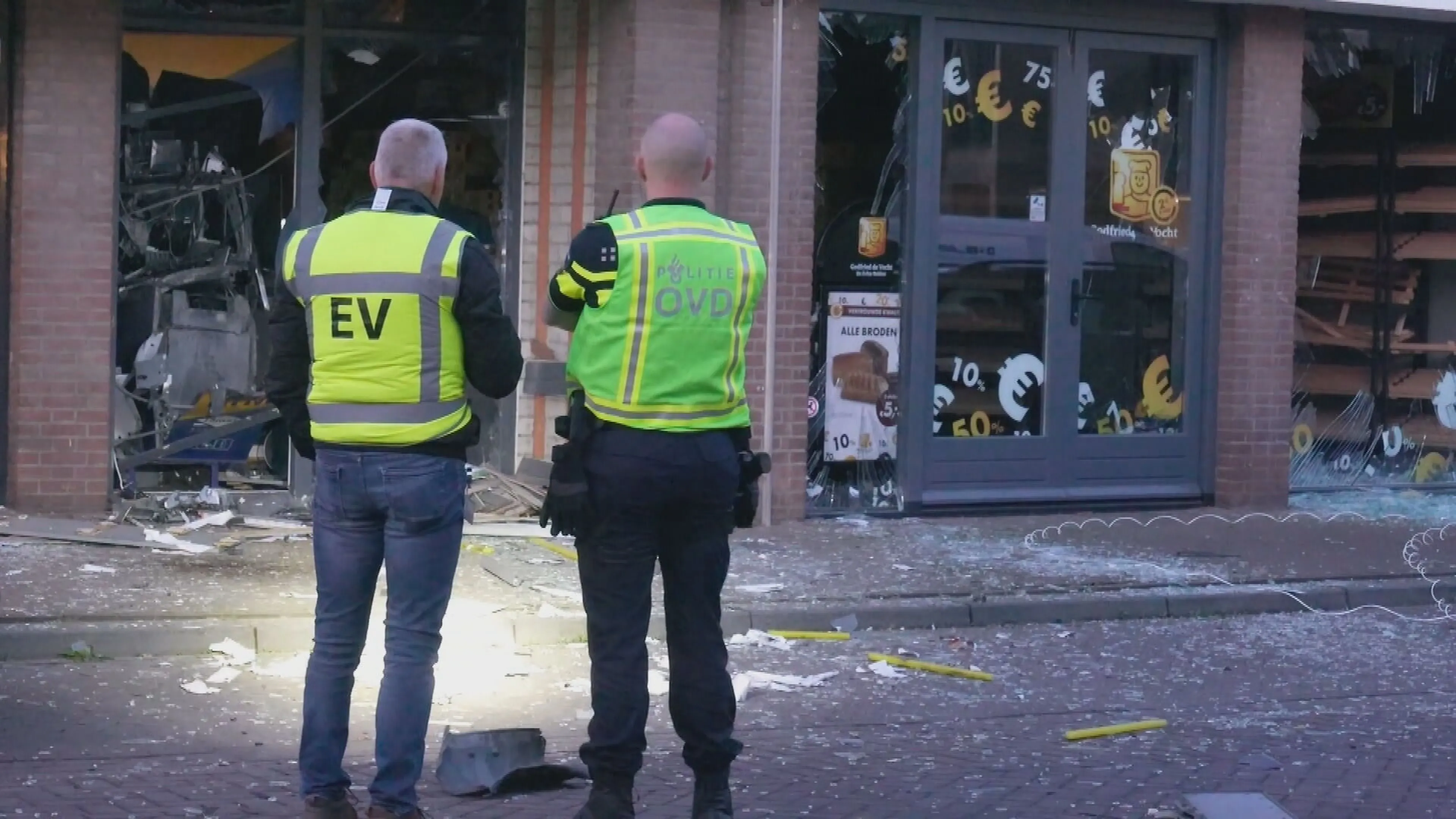 Ravage na plofkraak bij geldautomaat in Helmond
