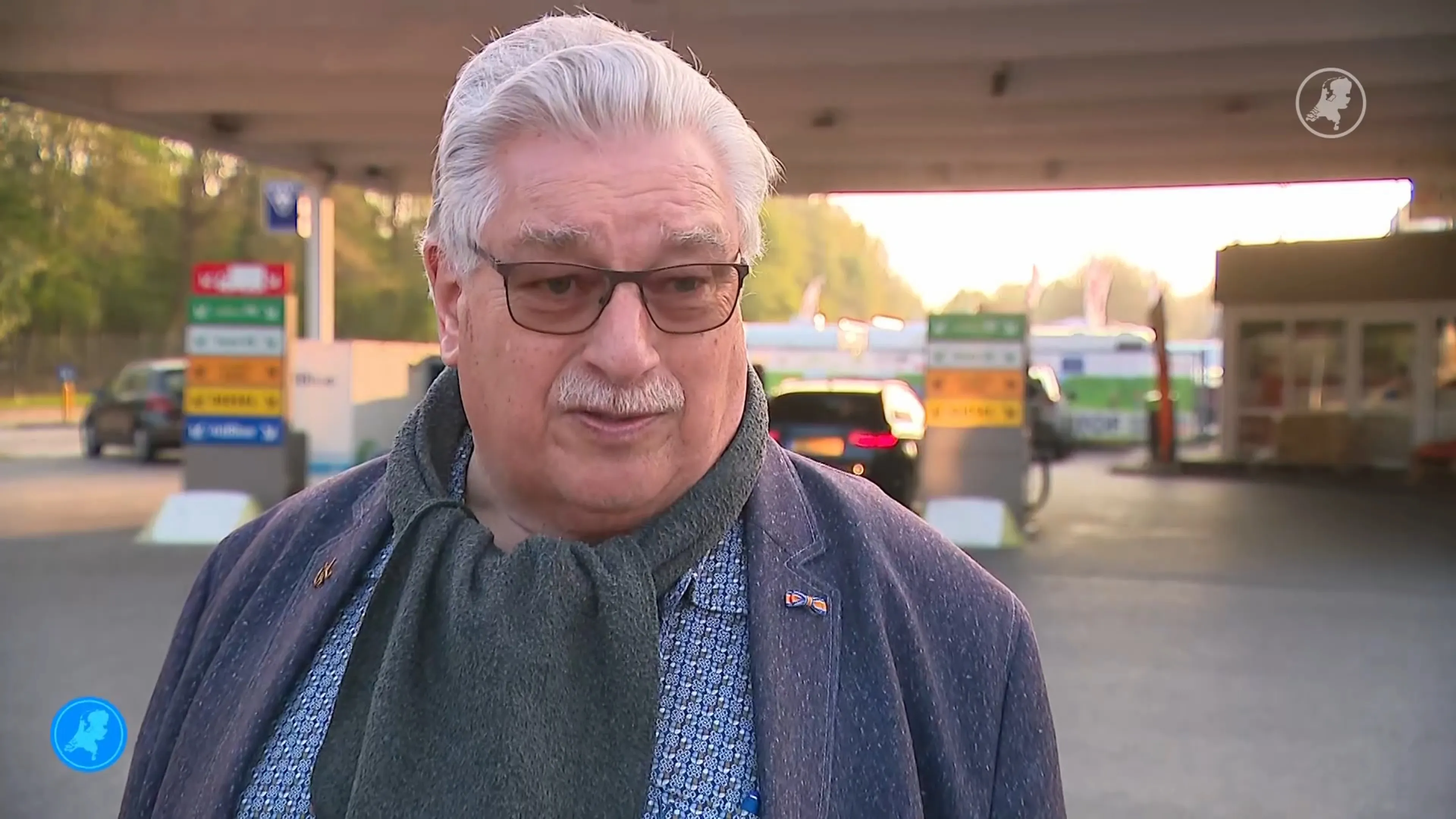 Pomphouder Huub probeert het hoofd boven water te houden