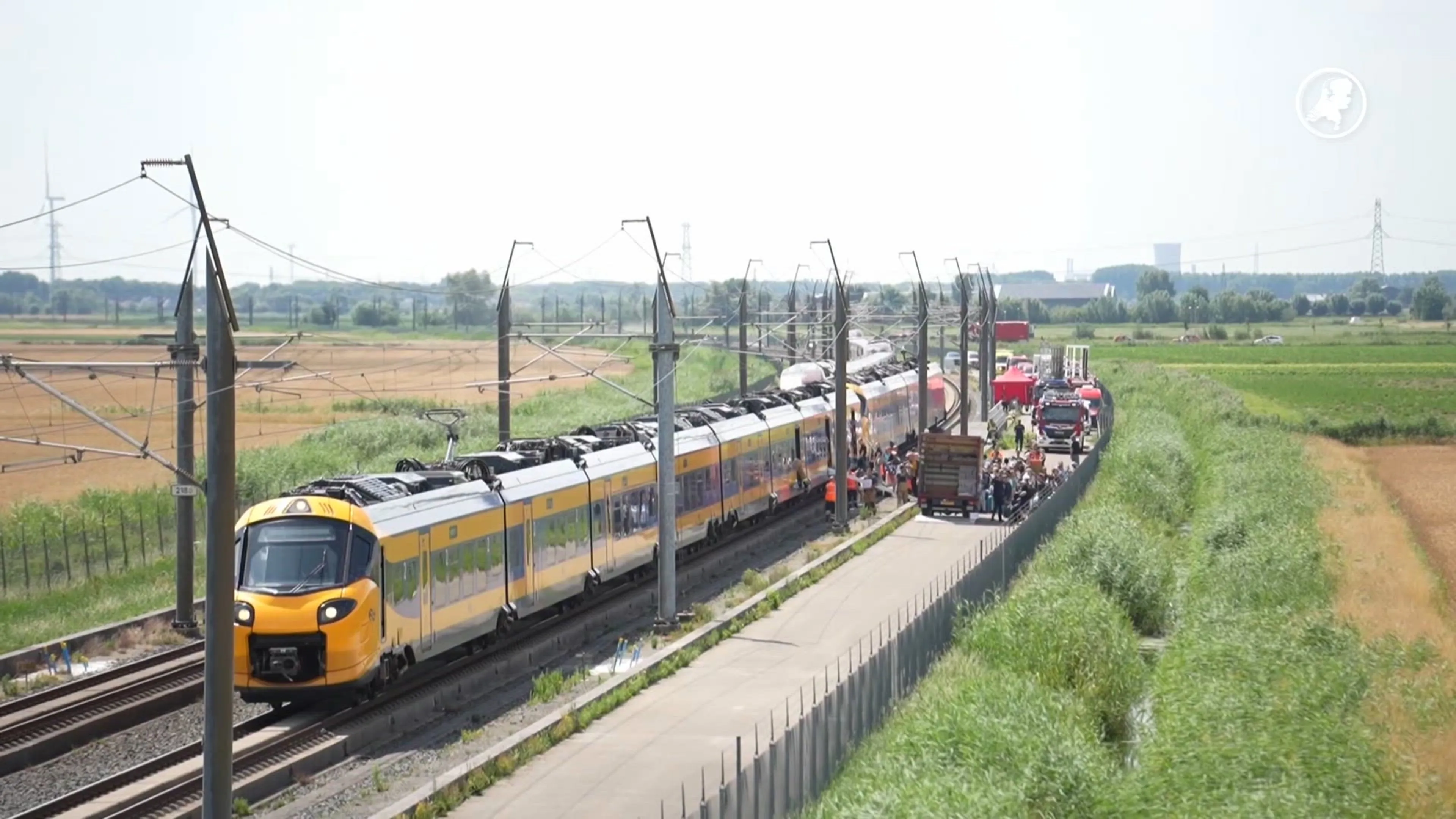 Honderden treinreizigers gestrand en geëvacueerd bij 's-Gravendeel