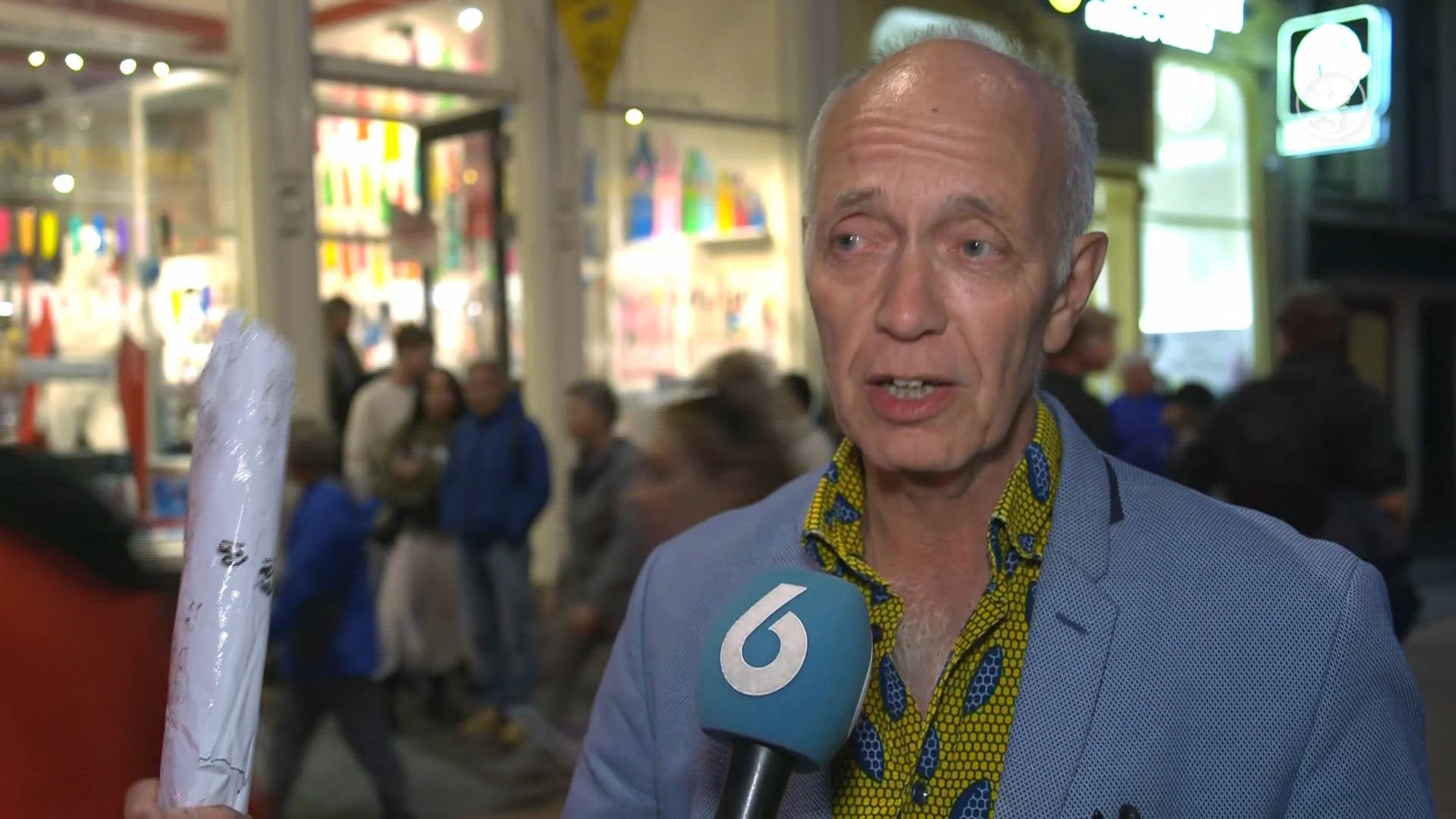 Ondernemers en bewoners Amsterdamse Wallen blij met preventief fouilleren