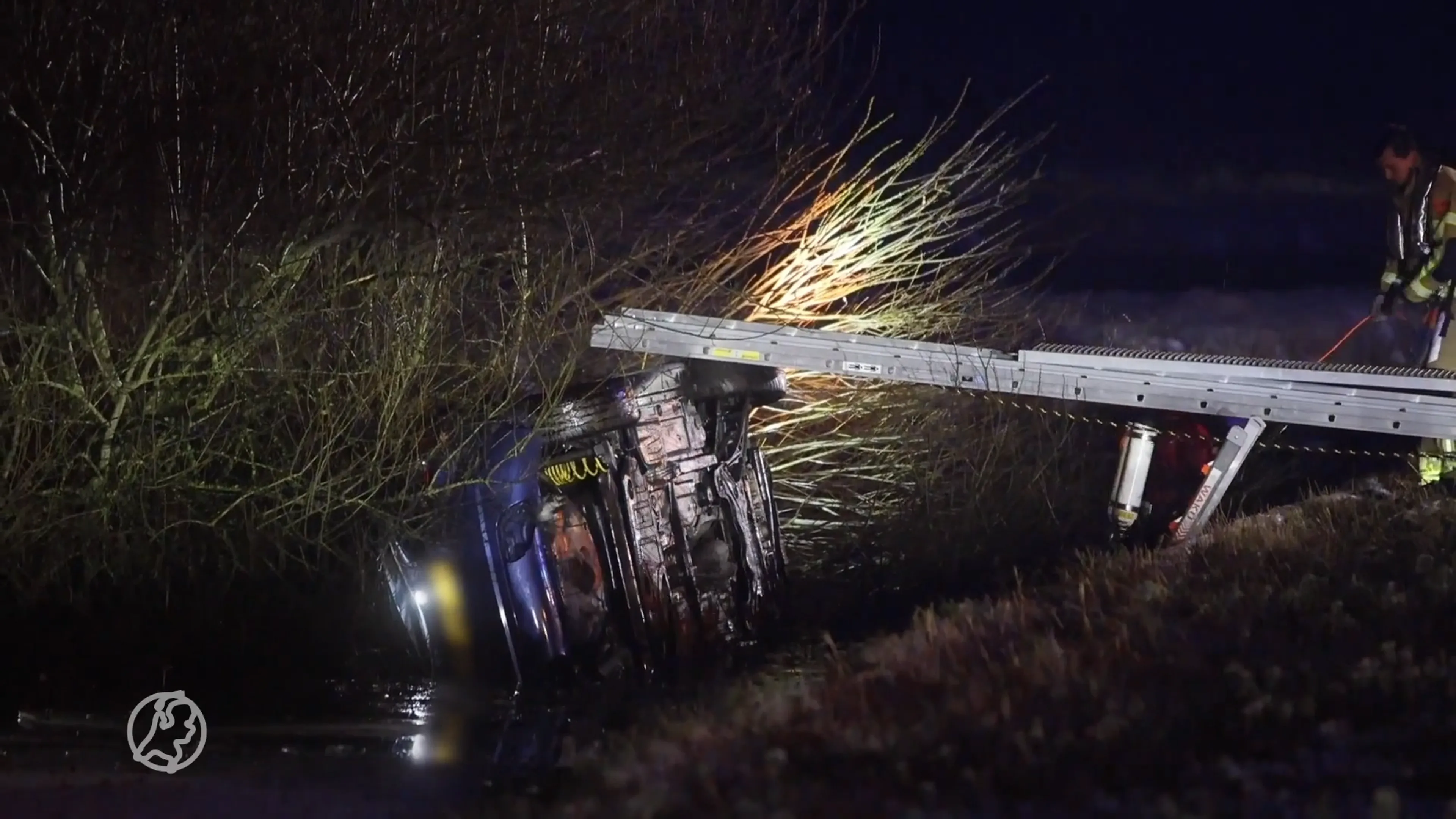 Dode en twee gewonden nadat auto te water raakt in Gouda