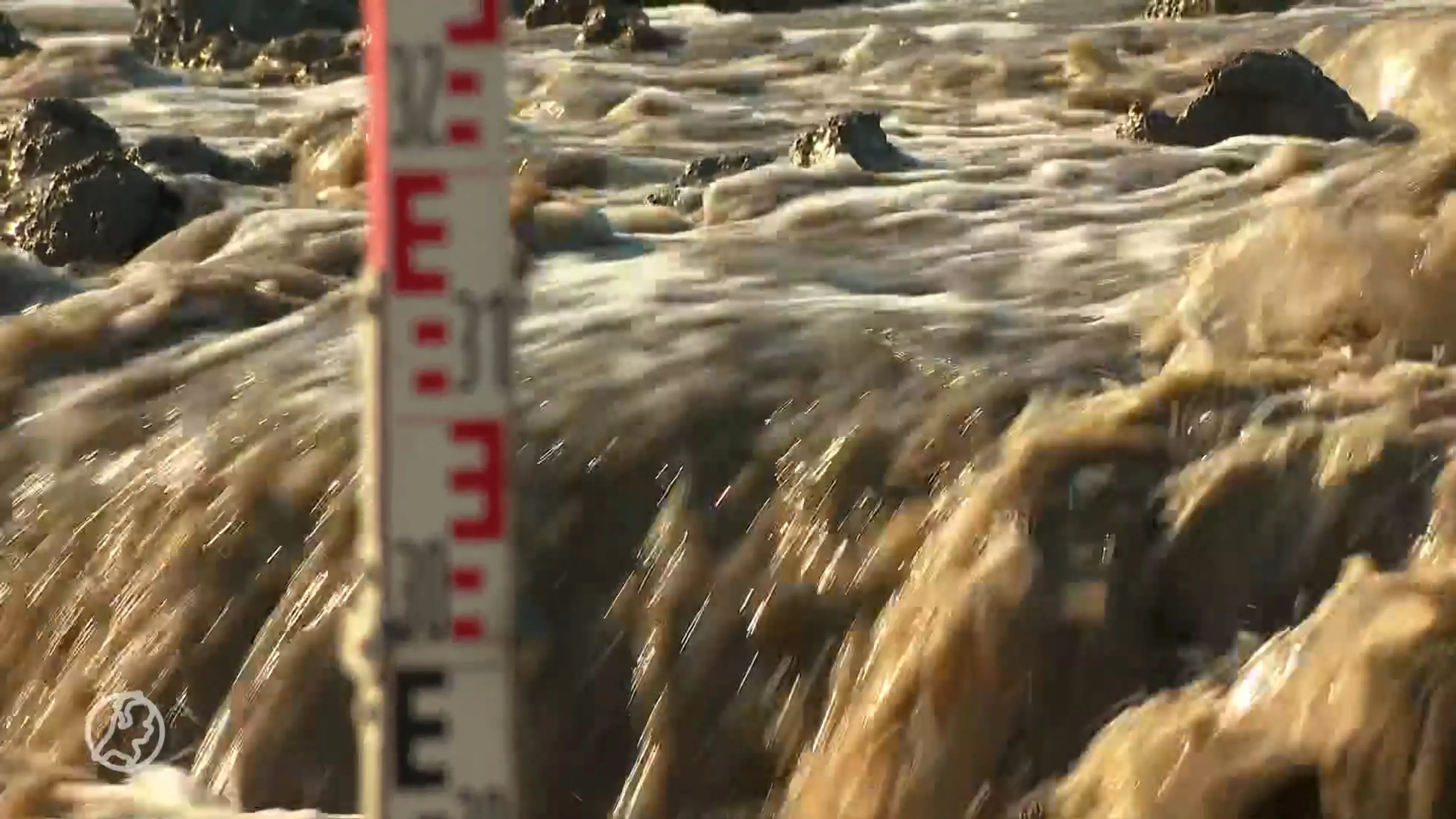 Dijkbewakers oefenen voor extreem hoogwater: zo herken je een dijkdoorbraak