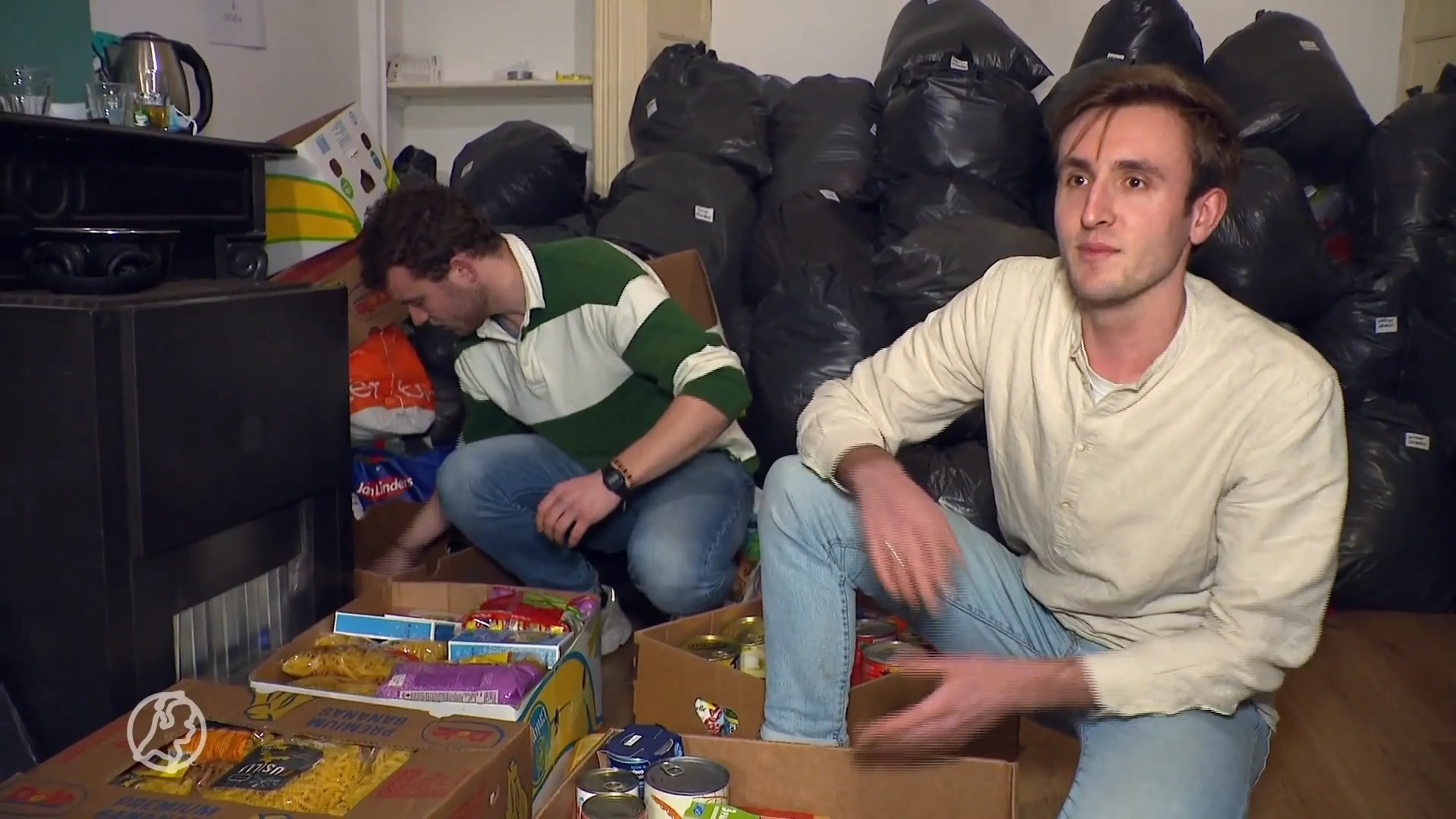 Nijmeegse studenten reizen met volgeladen busjes naar Oekraïne en nemen vluchtelingen mee terug