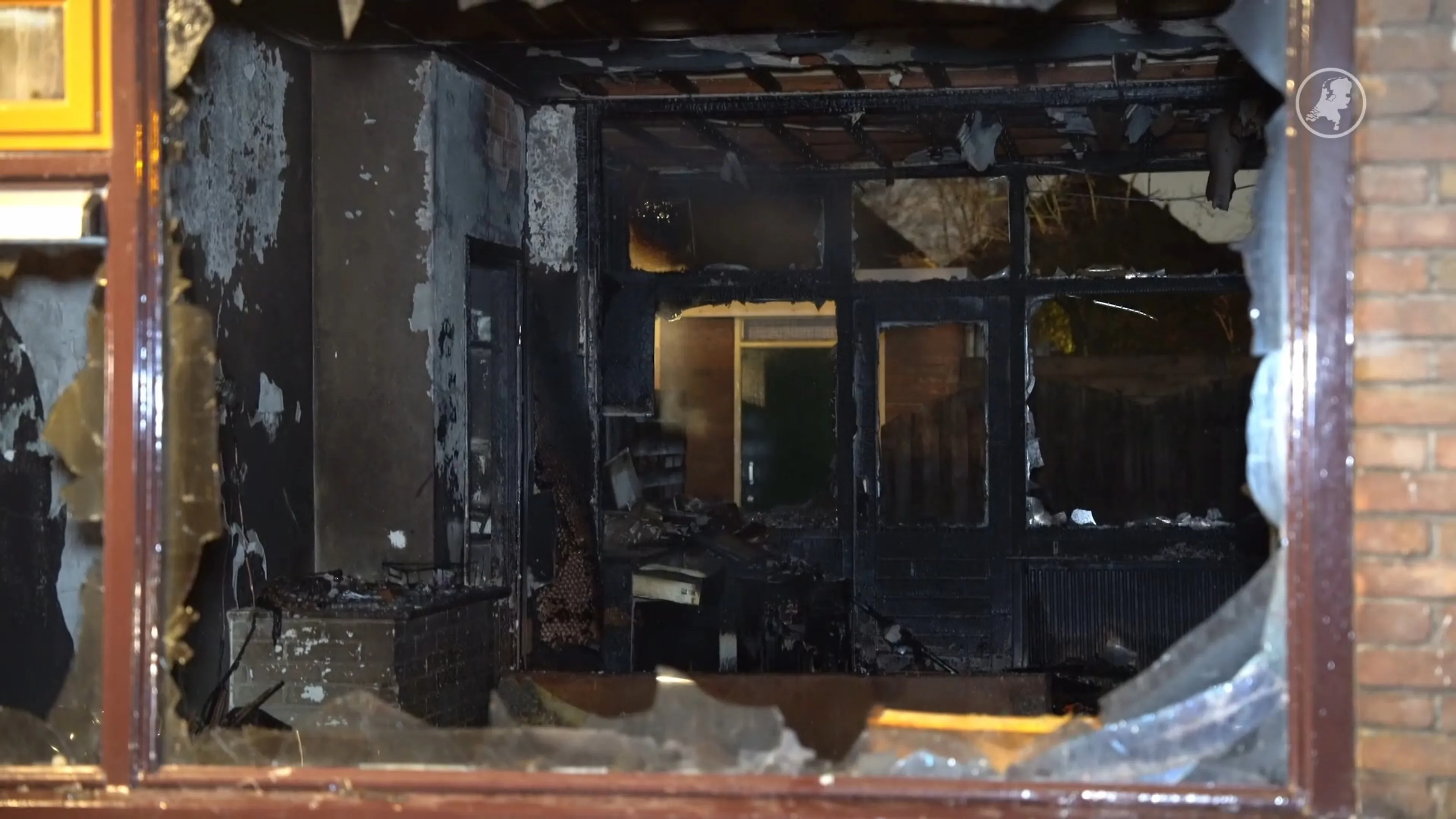 Woning volledig uitgebrand in Groningen, buren geëvacueerd