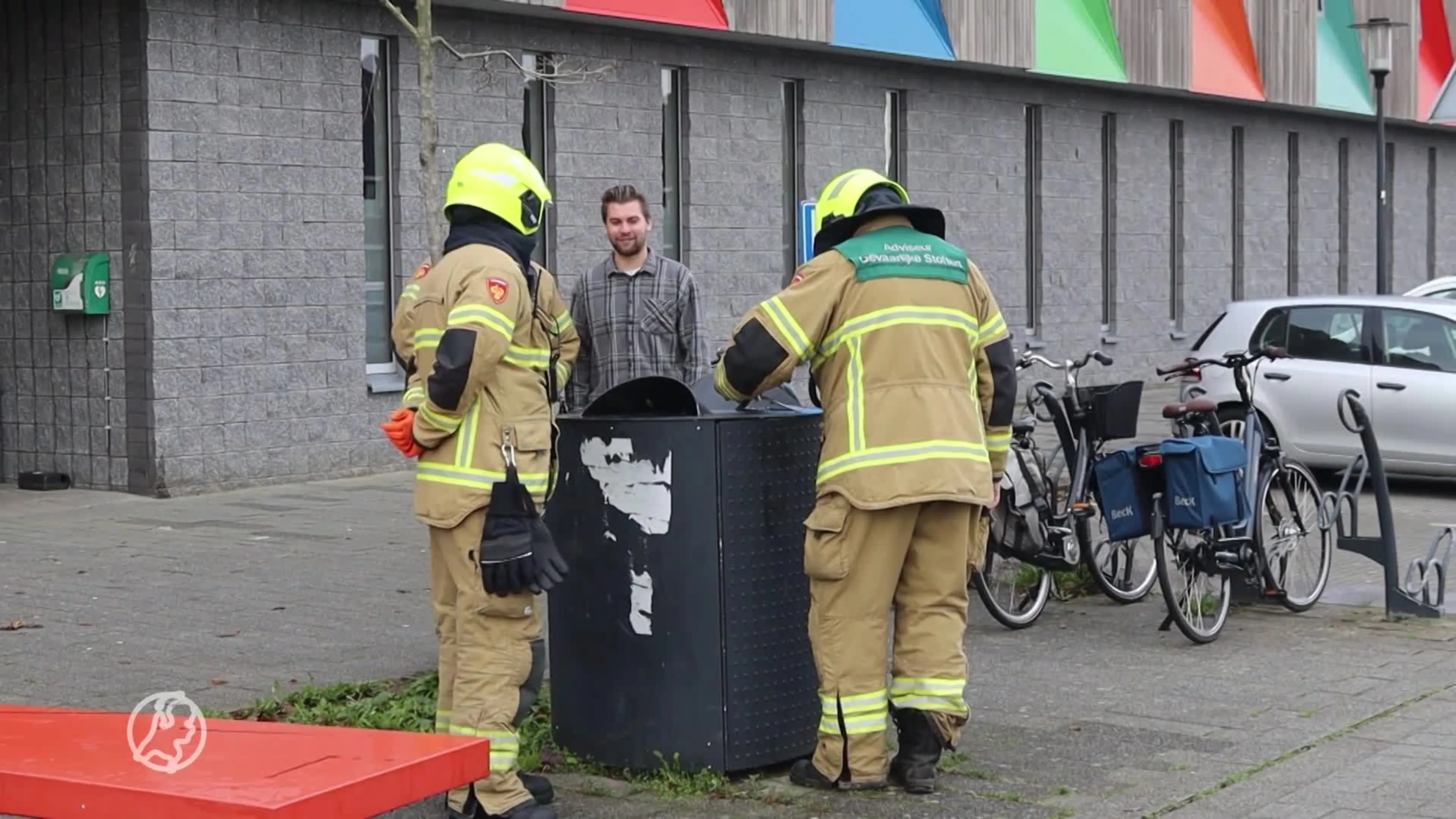 Tablet ontploft in klaslokaal, scholen en sporthal in Zwaag ontruimd