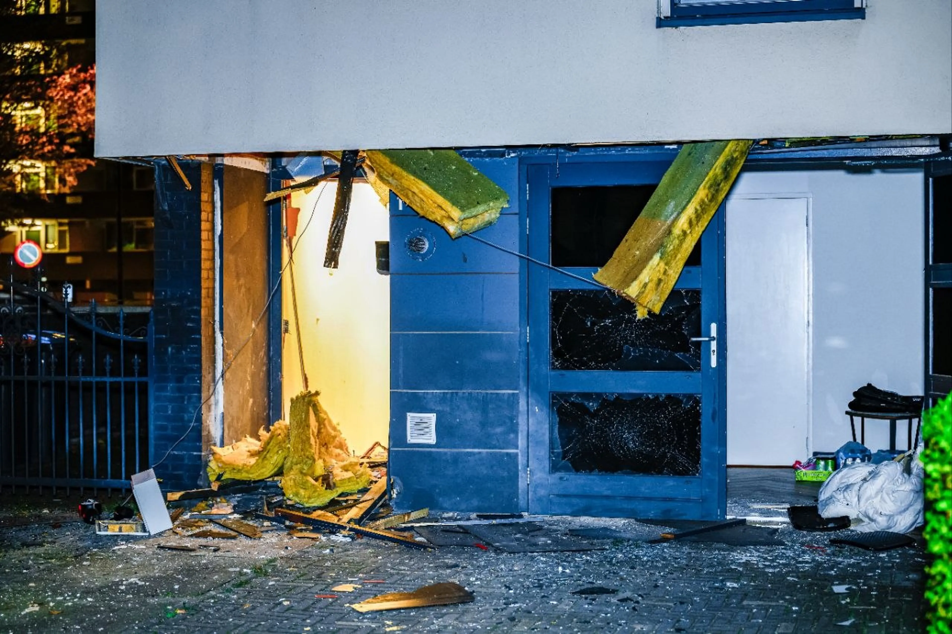 Zware explosie bij woning in Enschede laat ravage achter
