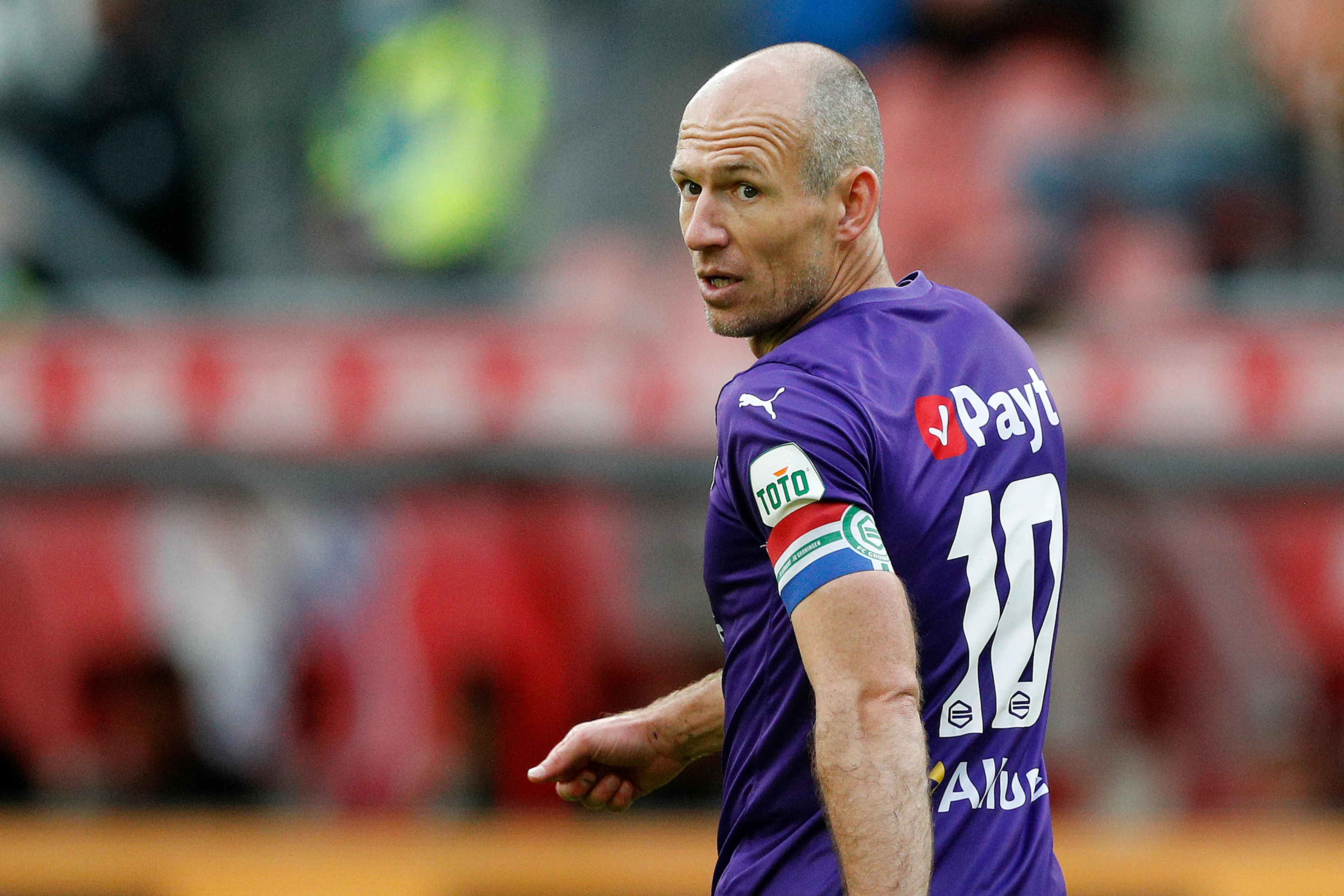Arjen Robben stopt definitief en hangt voetbalschoenen aan de wilgen