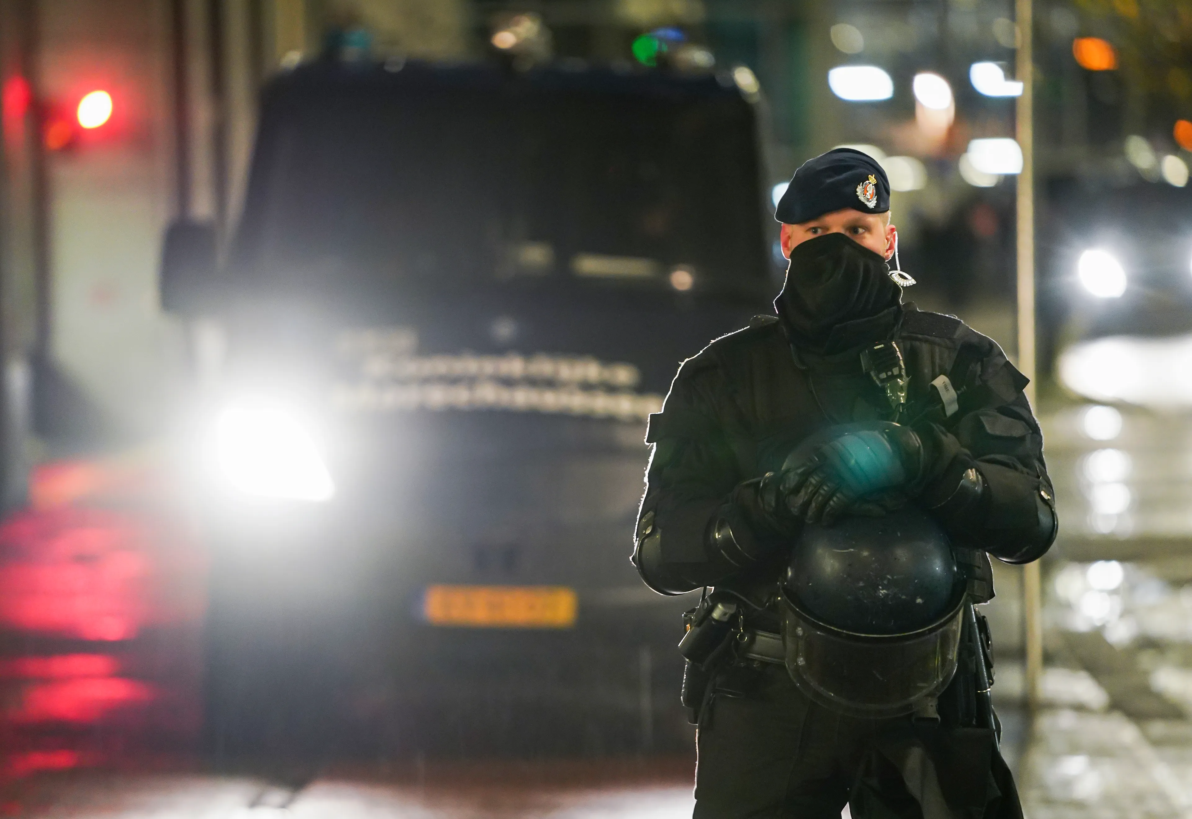 Geen incidenten tijdens persconferentie coronamaatregelen